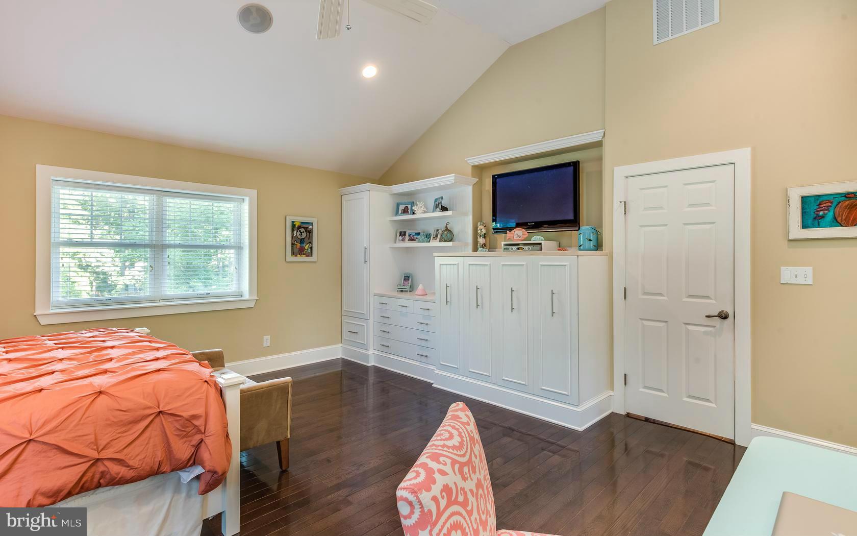 ROUND BAY - Residential