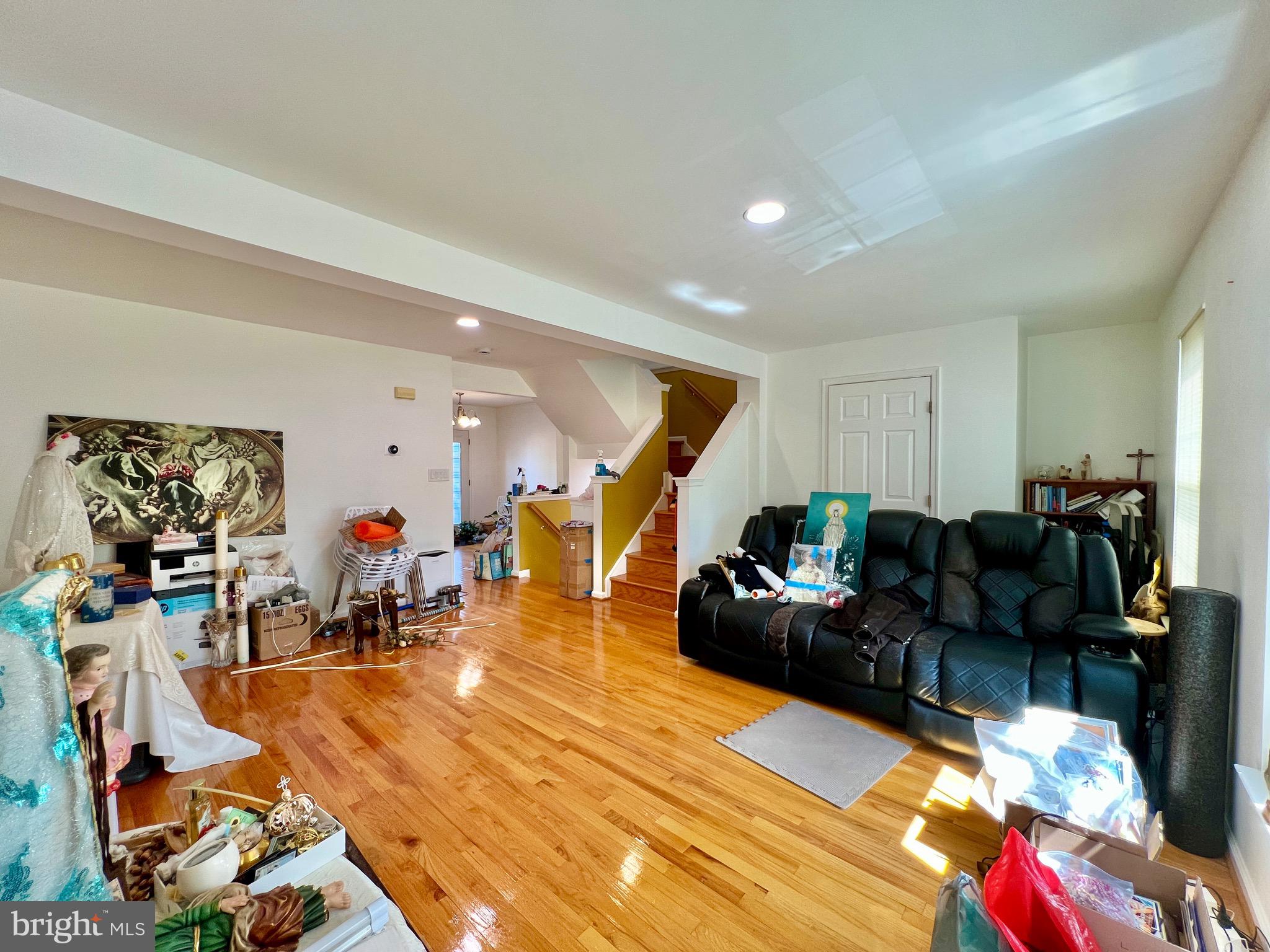 COMPTON VILLAGE - Residential