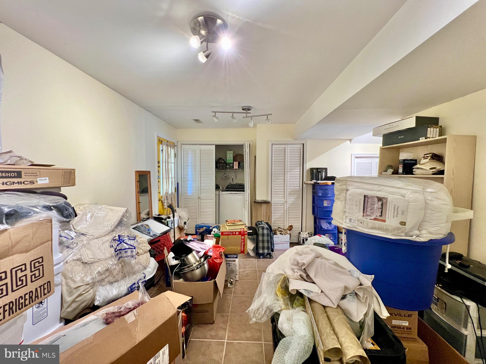 COMPTON VILLAGE - Residential