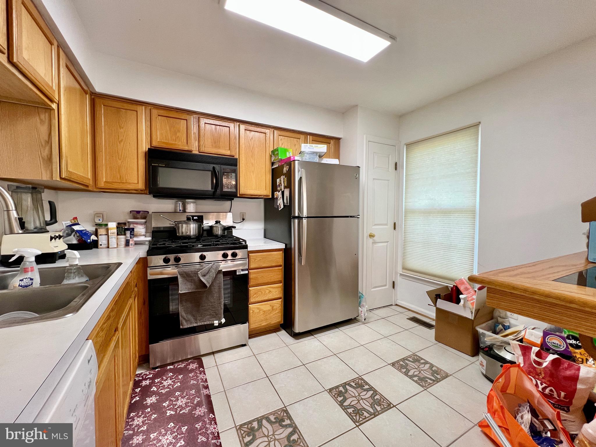 COMPTON VILLAGE - Residential