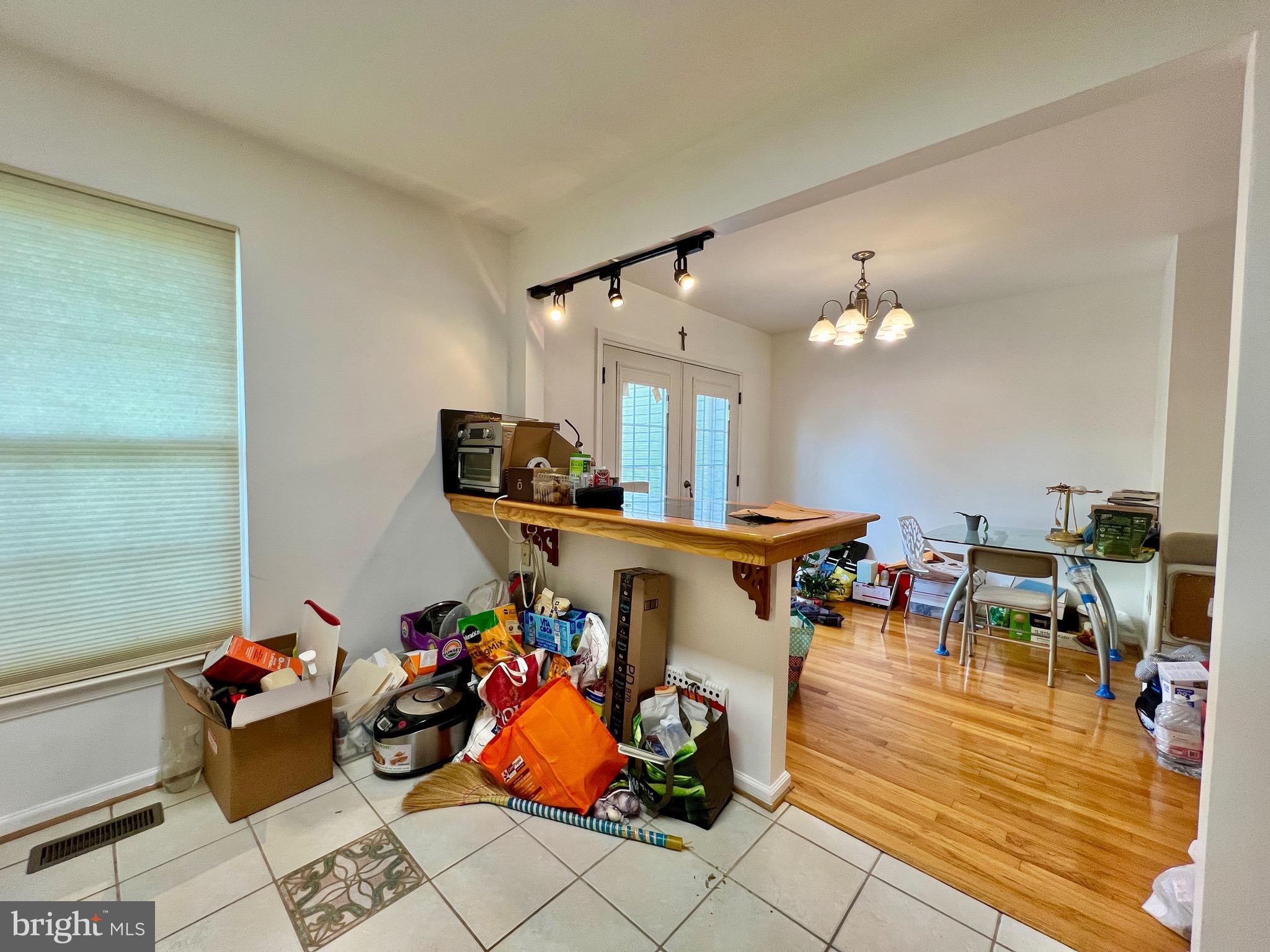 COMPTON VILLAGE - Residential