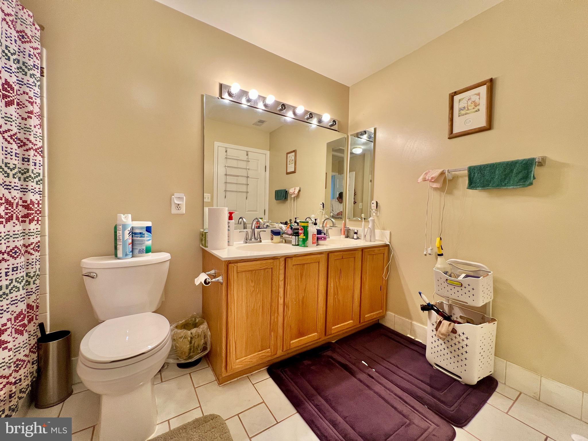 COMPTON VILLAGE - Residential