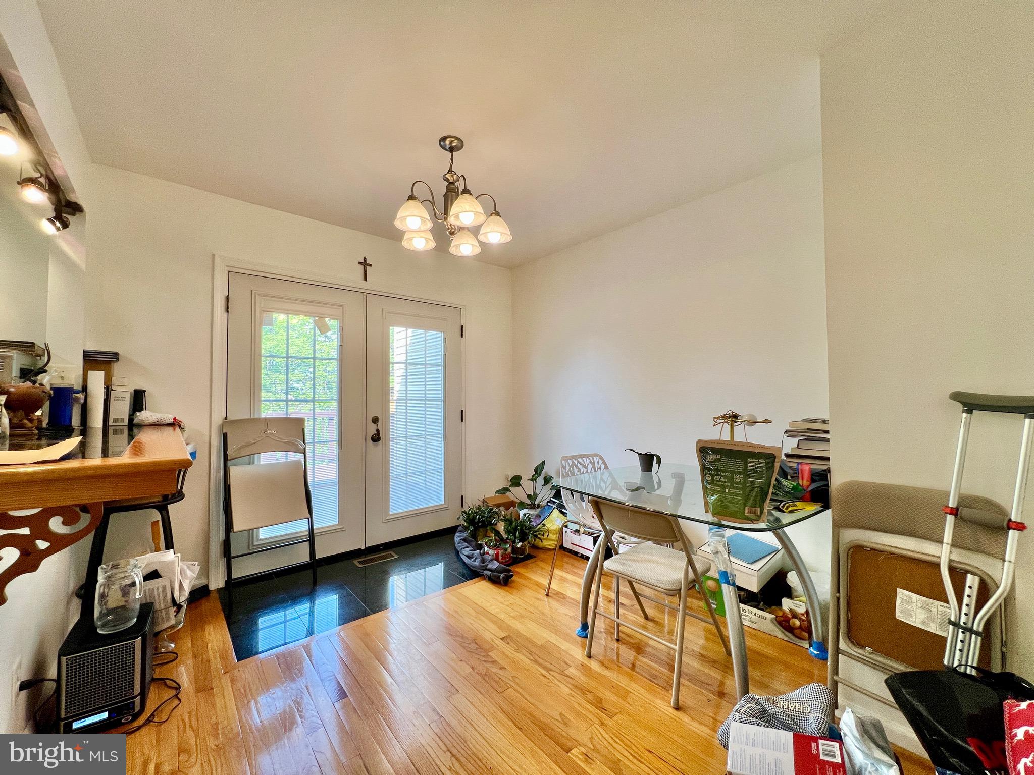 COMPTON VILLAGE - Residential