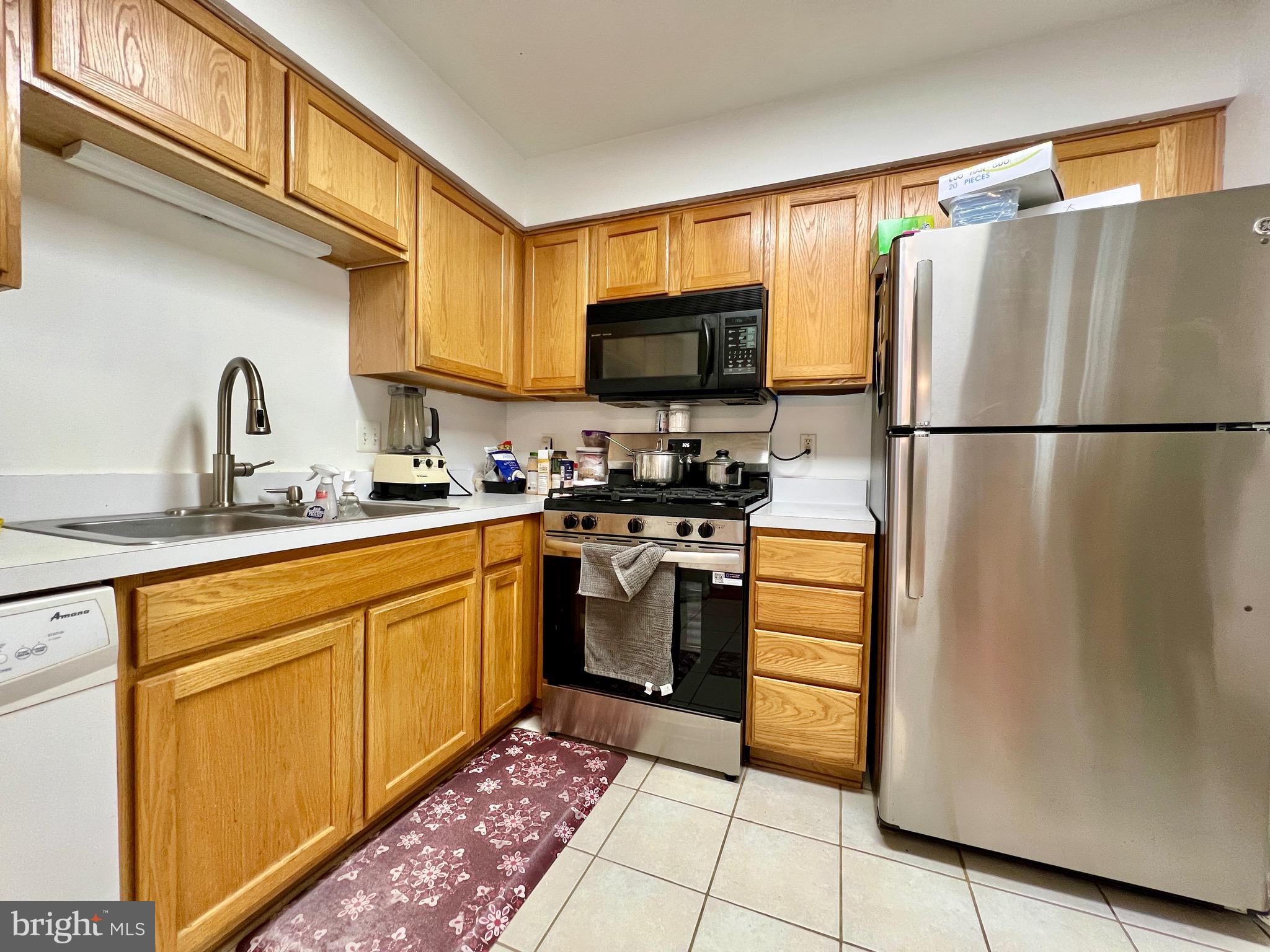 COMPTON VILLAGE - Residential