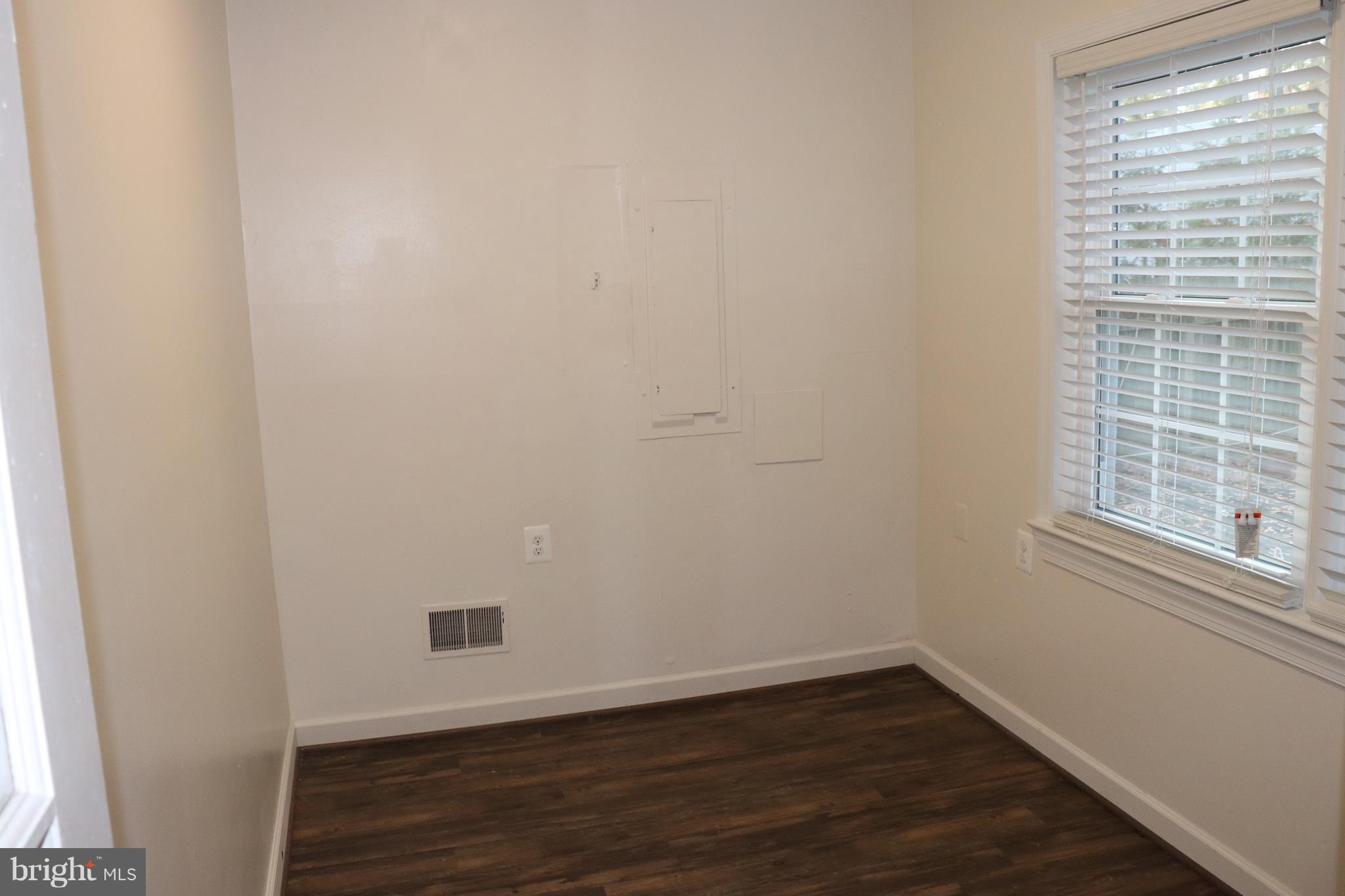 VILLA LORING - Residential Lease