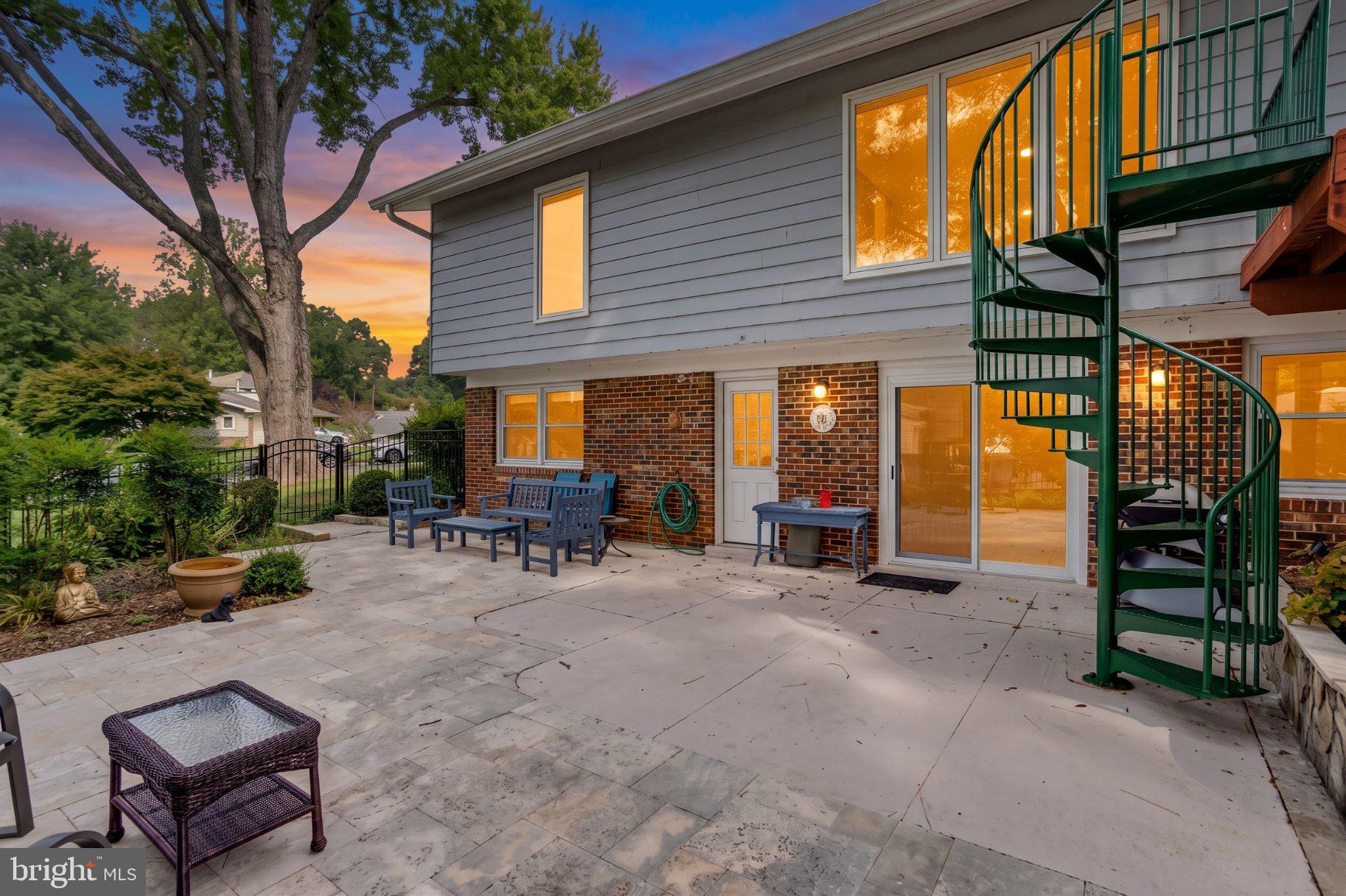 8519 BRAEBURN DRIVE