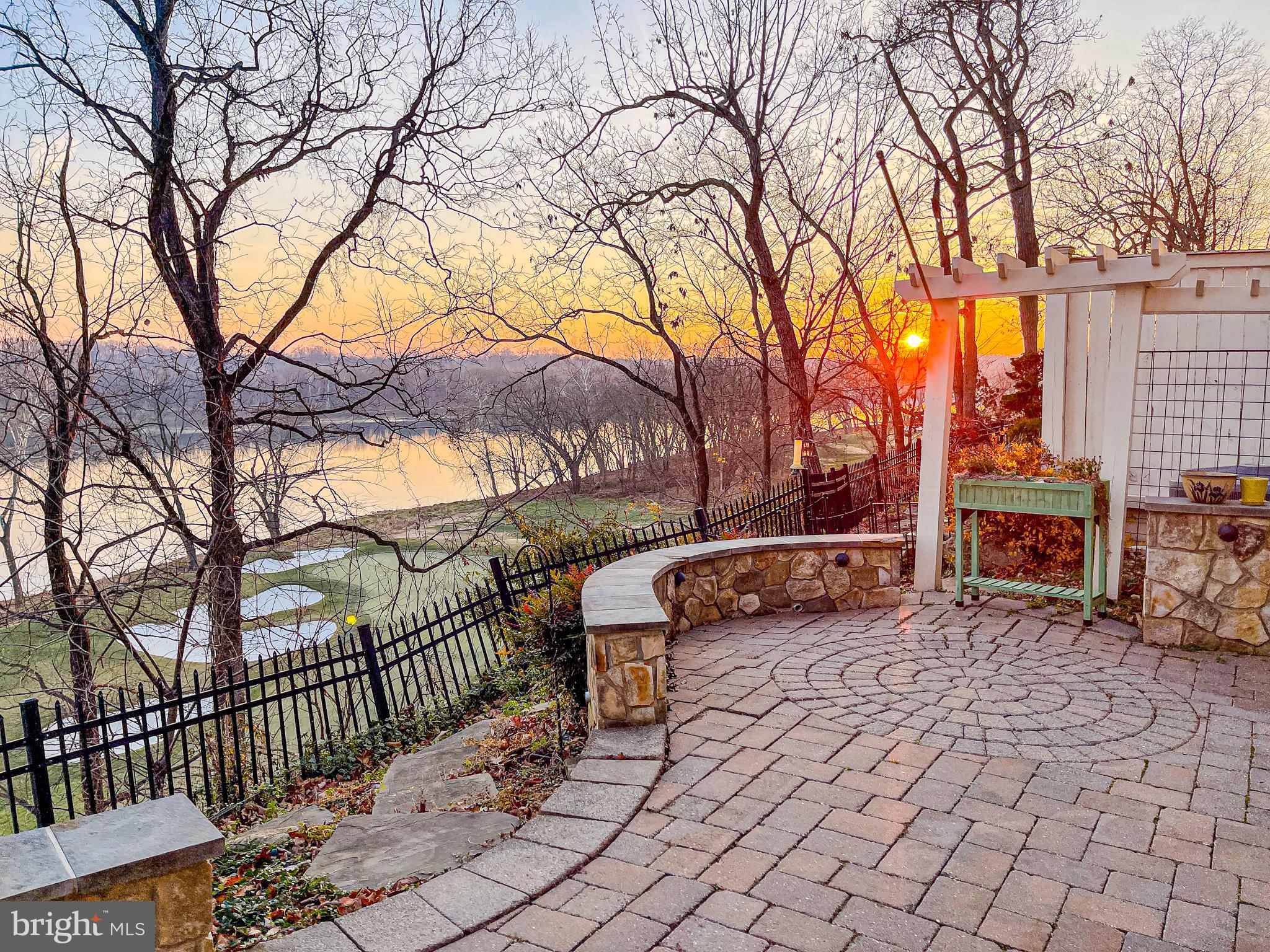 RIVER CREEK - Residential Lease