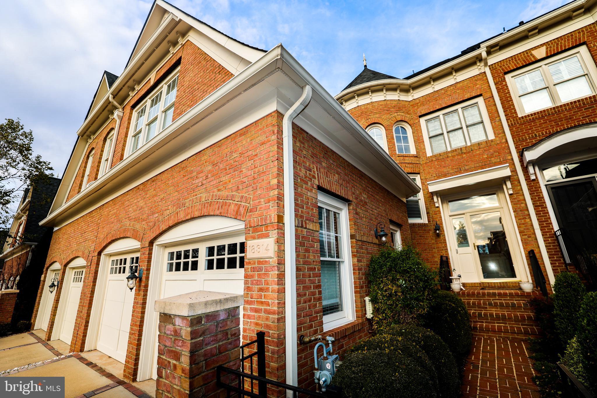 RIVER CREEK - Residential Lease