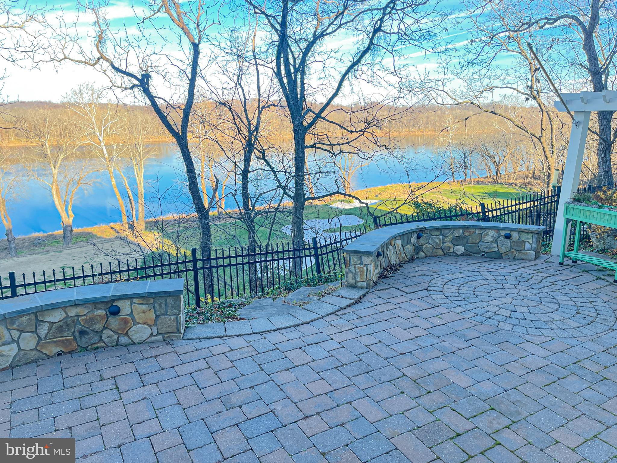 RIVER CREEK - Residential Lease