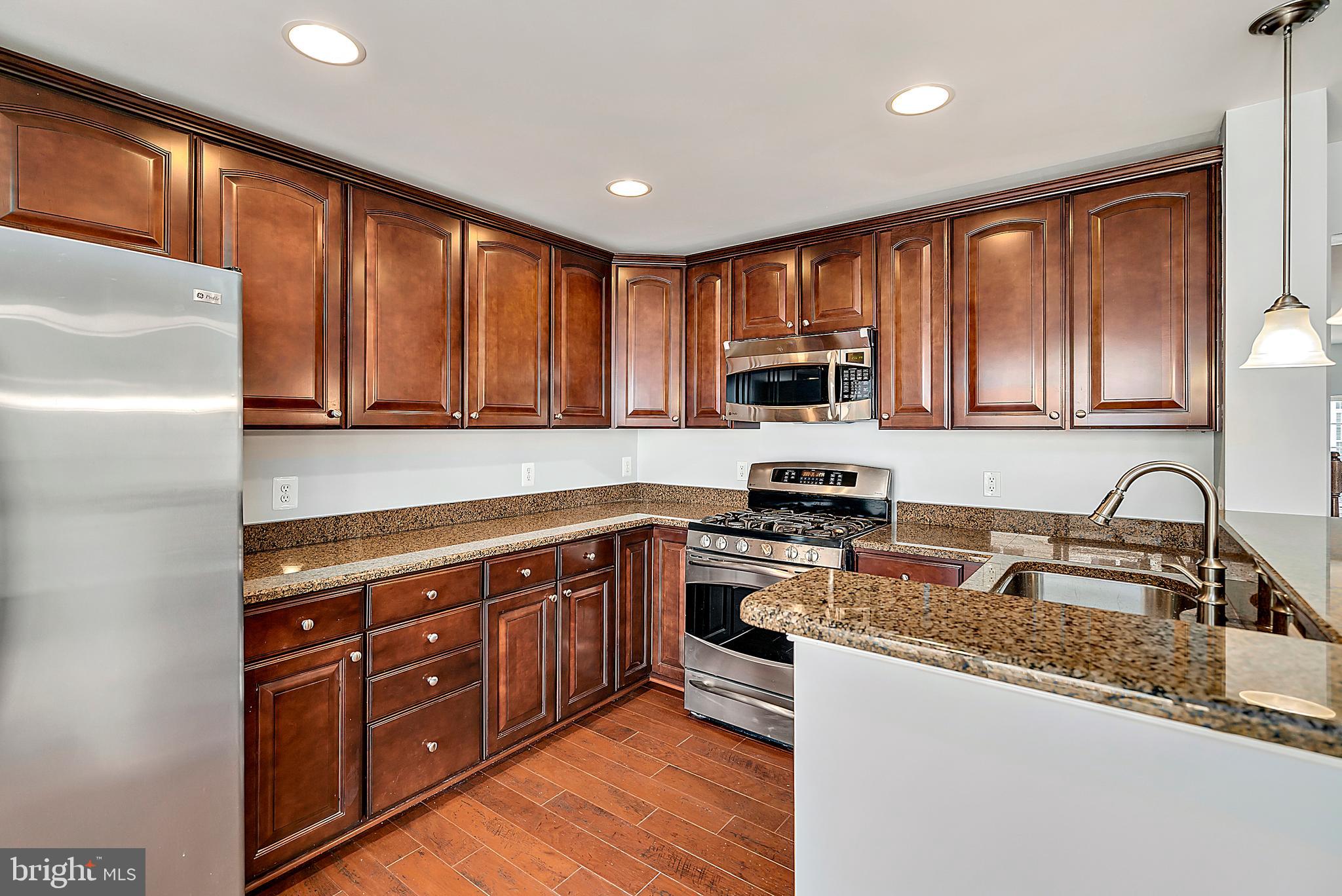 MARKET CENTER CONDOMINIUM - Residential