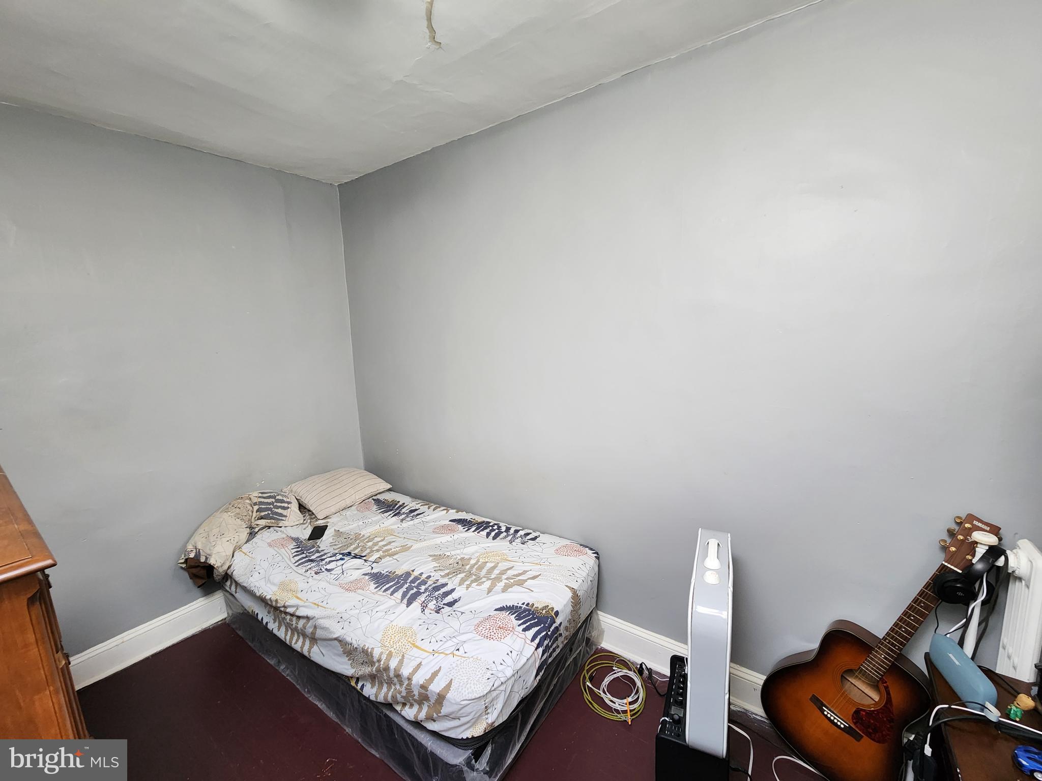 ELLWOOD PARK - Residential