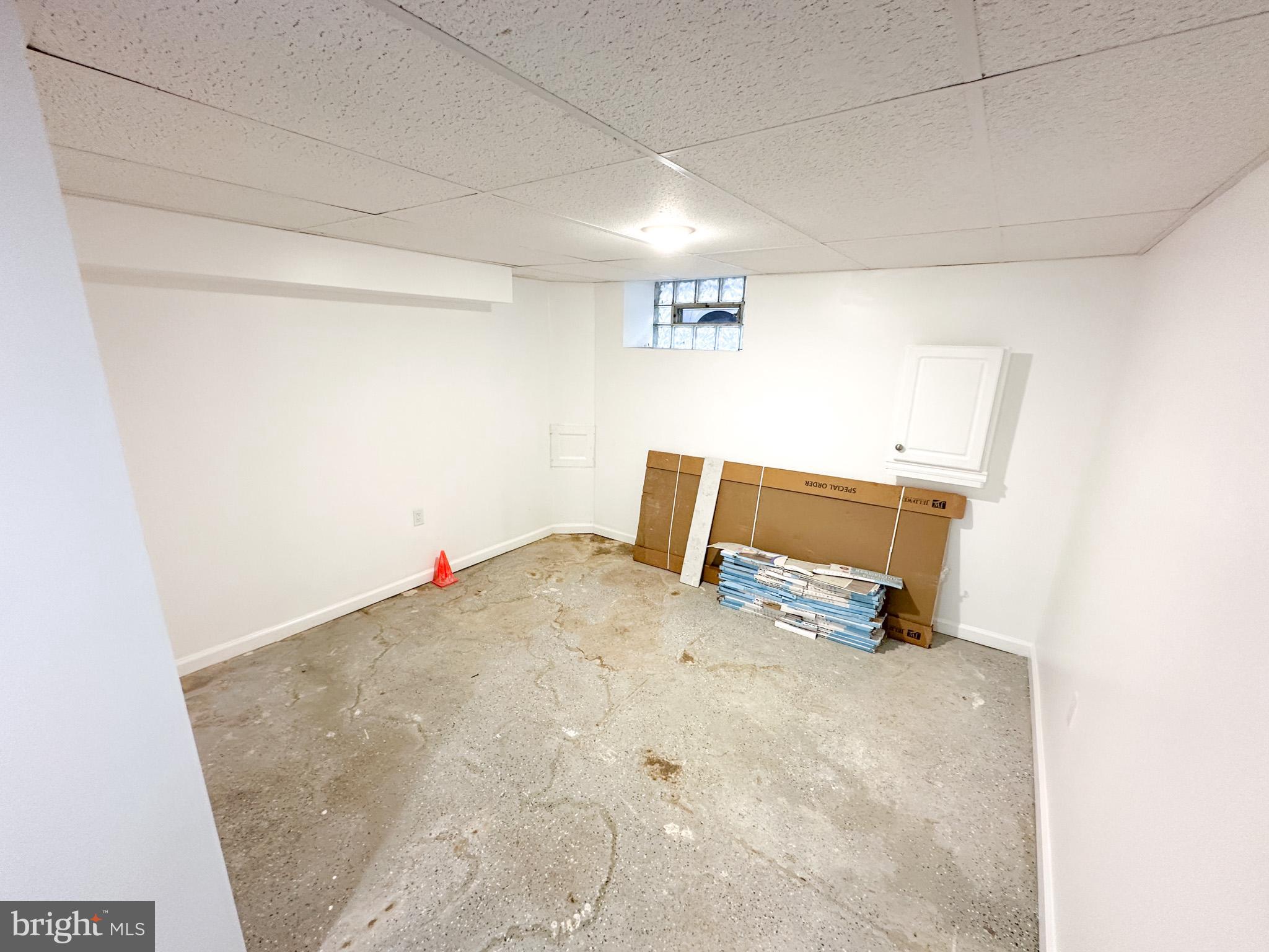 STRAWBERRY MANSION - Residential Lease