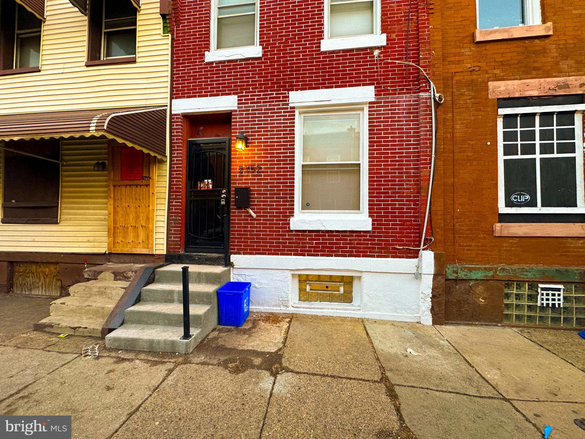 STRAWBERRY MANSION - Residential Lease