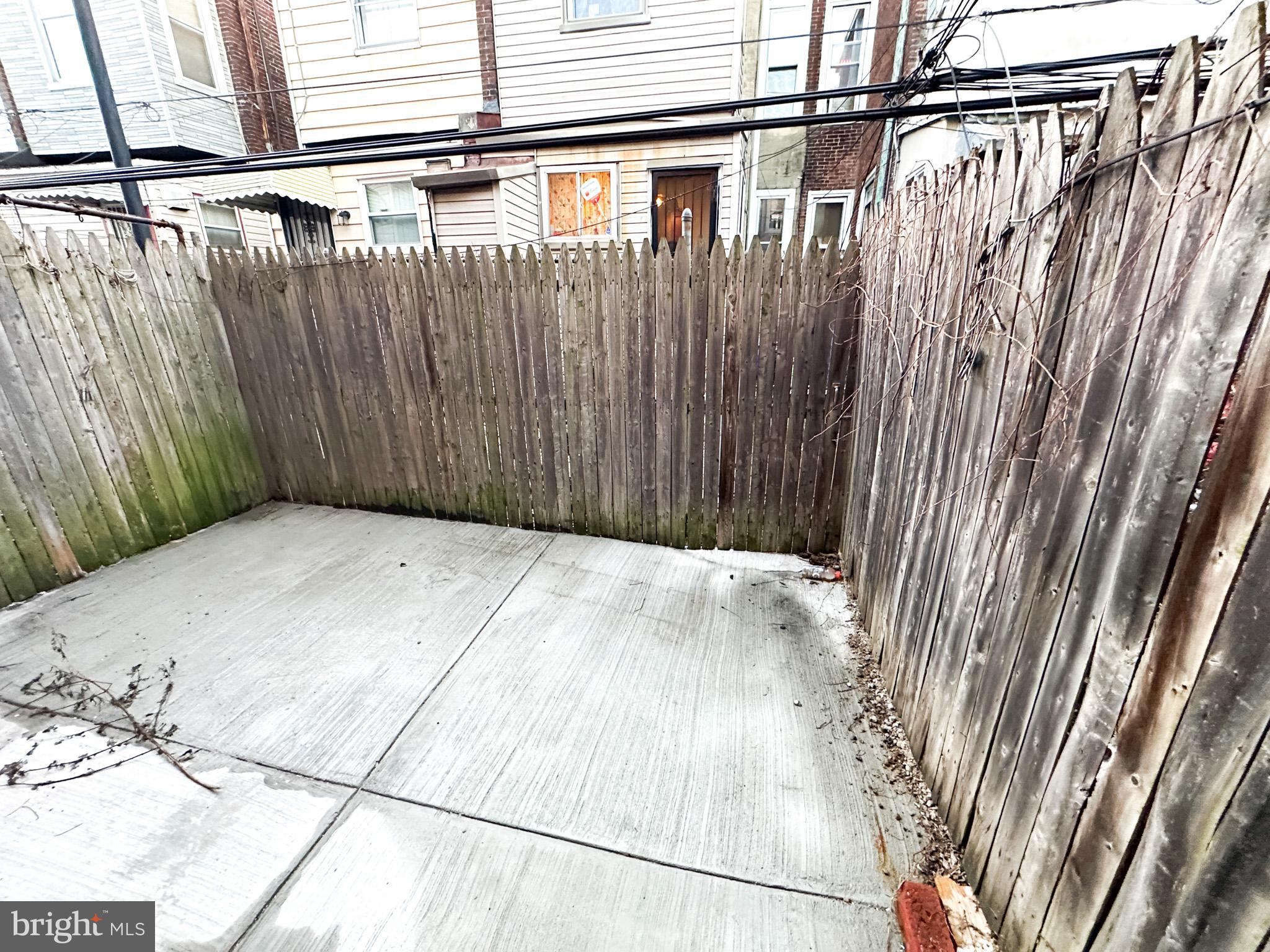 STRAWBERRY MANSION - Residential Lease