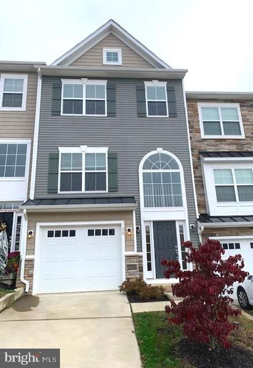 Heather Hills - Luxury 3 level townhome with 3 bedrooms and 4 baths! Gourmet kitchen with granite counters, stainless steel appliances and island. Features wood floors, fireplace, garage and much more! Convenient location close to I-95 and the Leeland Train Station. Pets are considered case by case. Available 11/26/25.