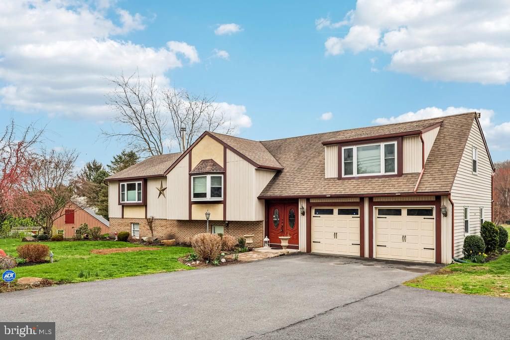 Photo of 23 W Conestoga Road, ELVERSON, PA 19520 (MLS # PACT2115756)