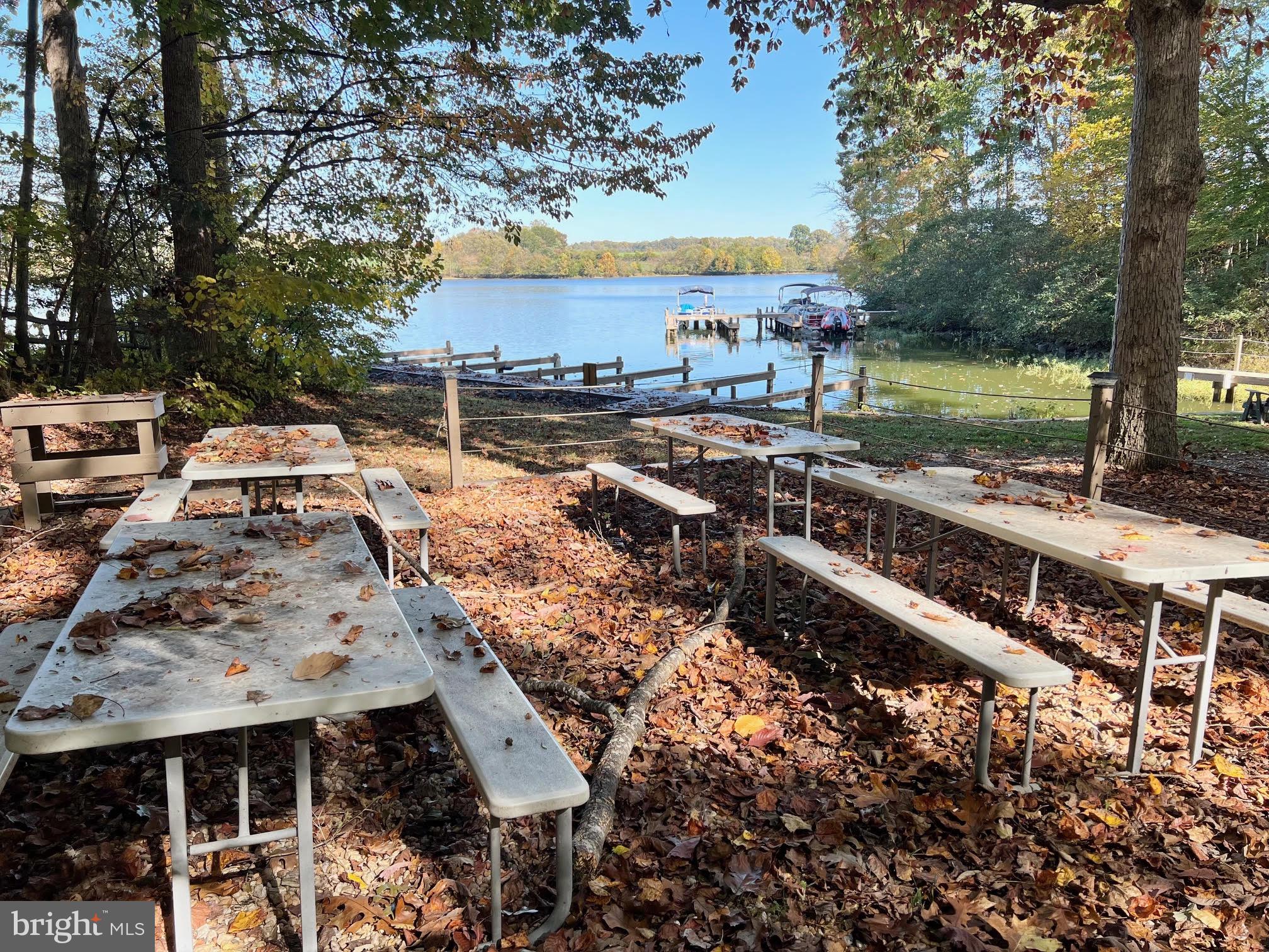 COUNTRYSIDE ON LAKE ANNA - Land