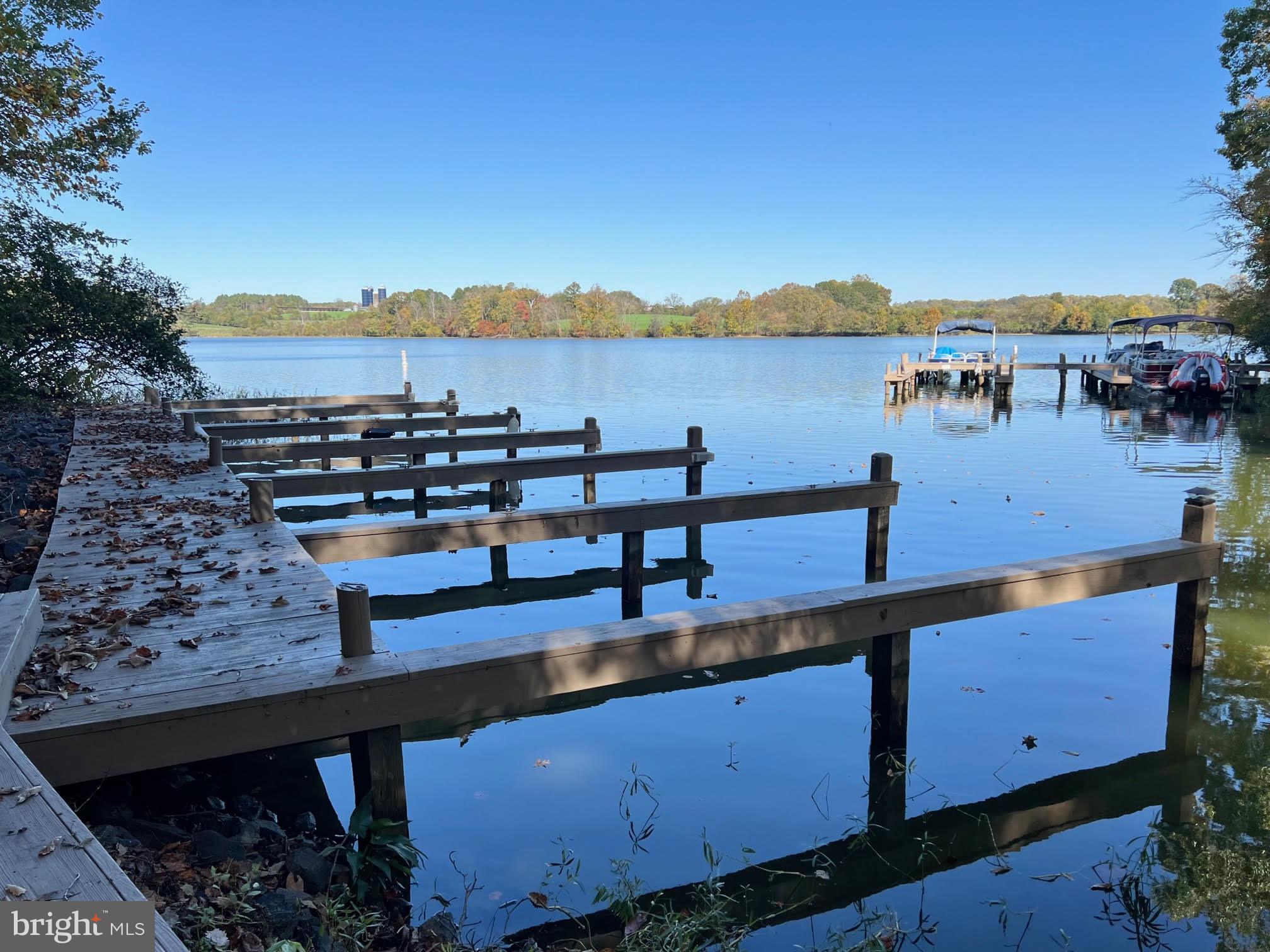 COUNTRYSIDE ON LAKE ANNA - Land