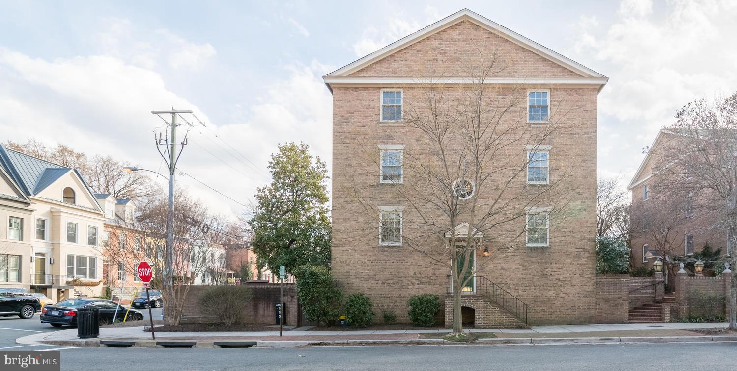 CAMERON MEWS - Residential