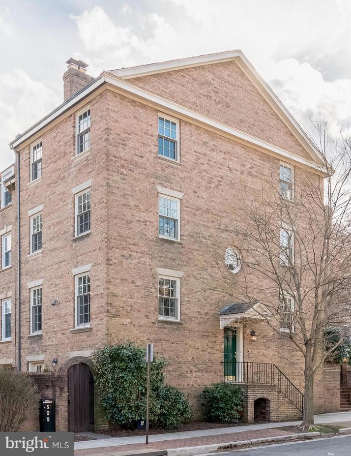 CAMERON MEWS - Residential