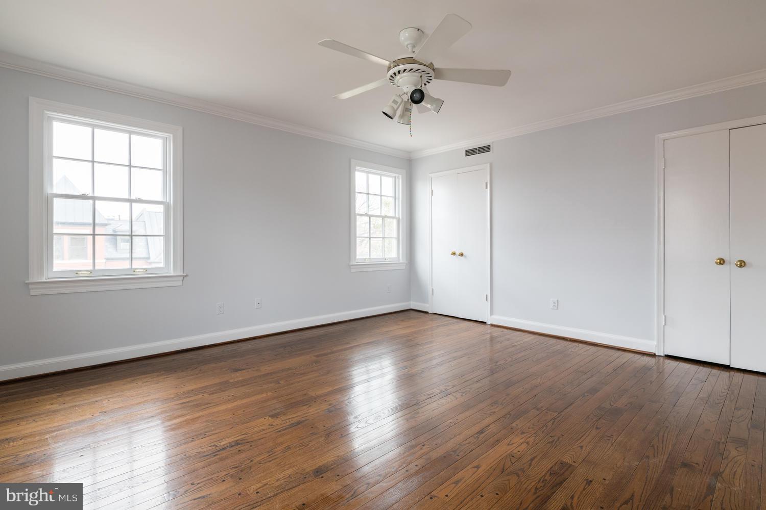 CAMERON MEWS - Residential