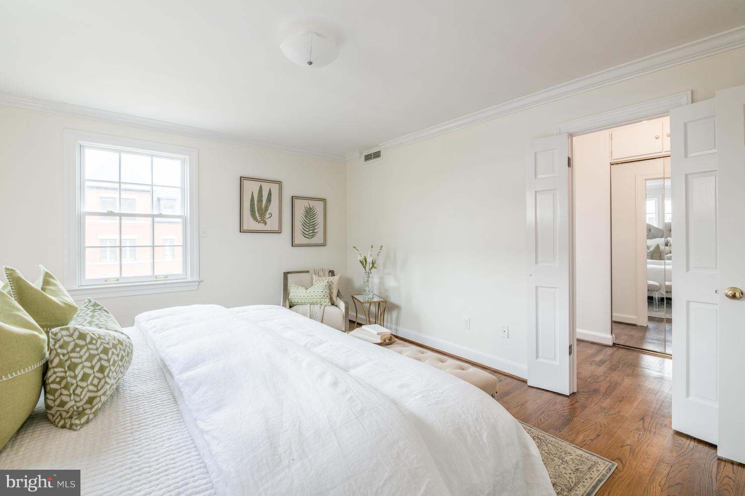 CAMERON MEWS - Residential