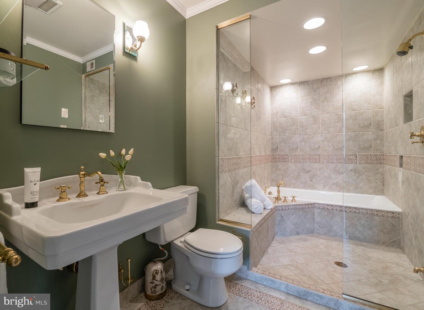 CAMERON MEWS - Residential