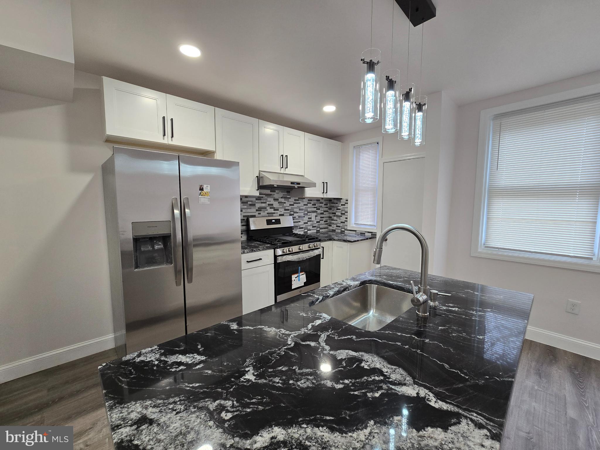 ELMWOOD PARK - Residential