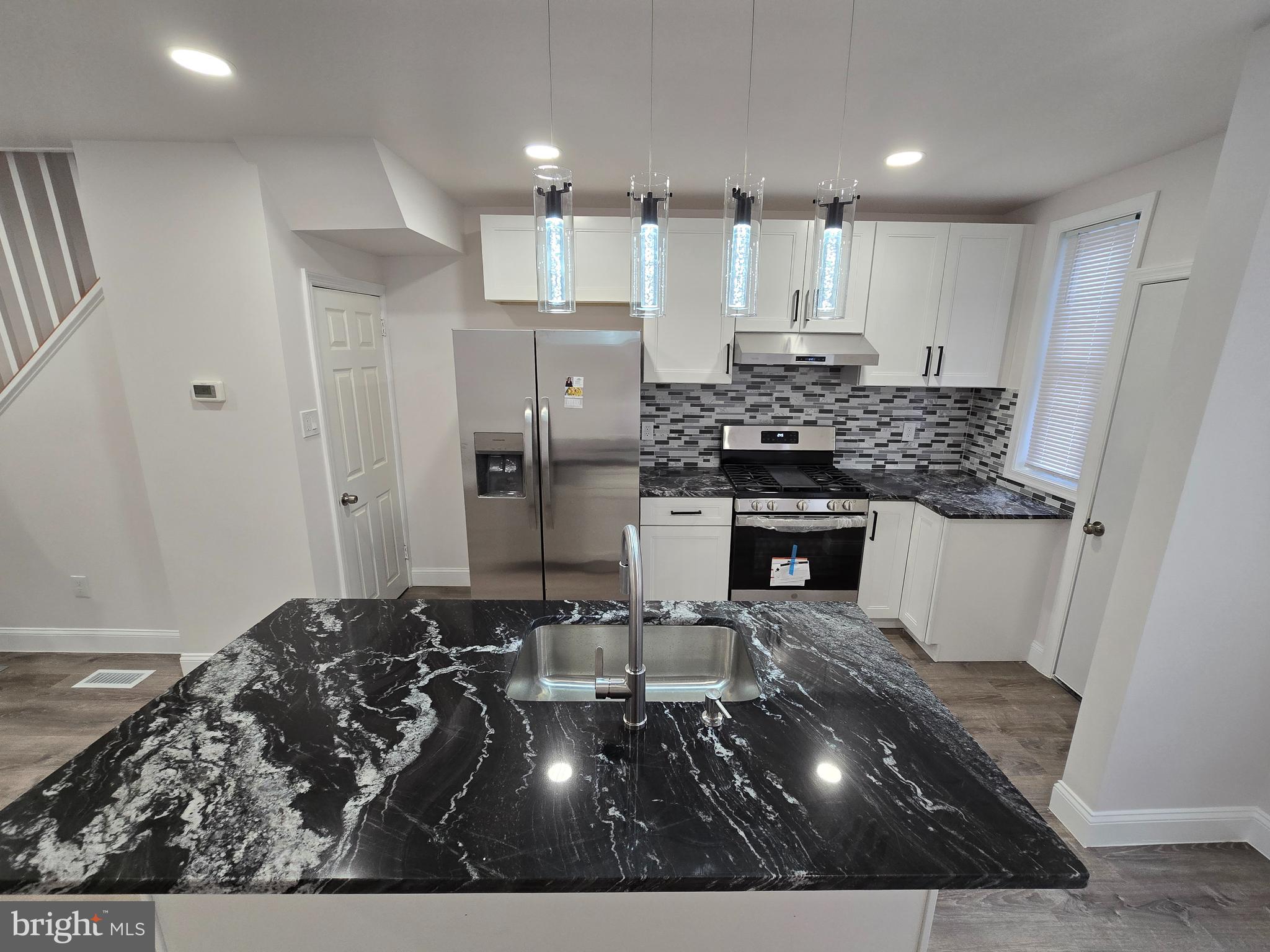 ELMWOOD PARK - Residential