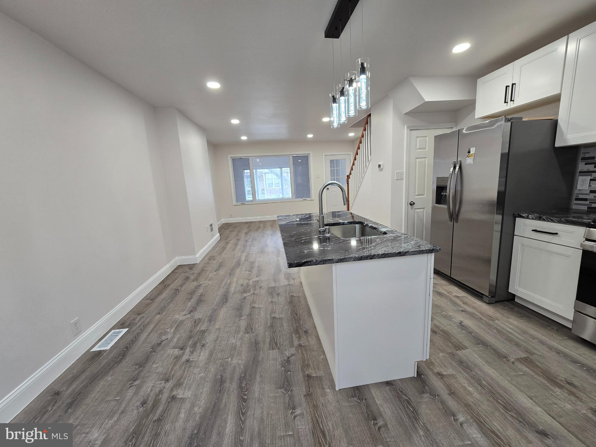 ELMWOOD PARK - Residential