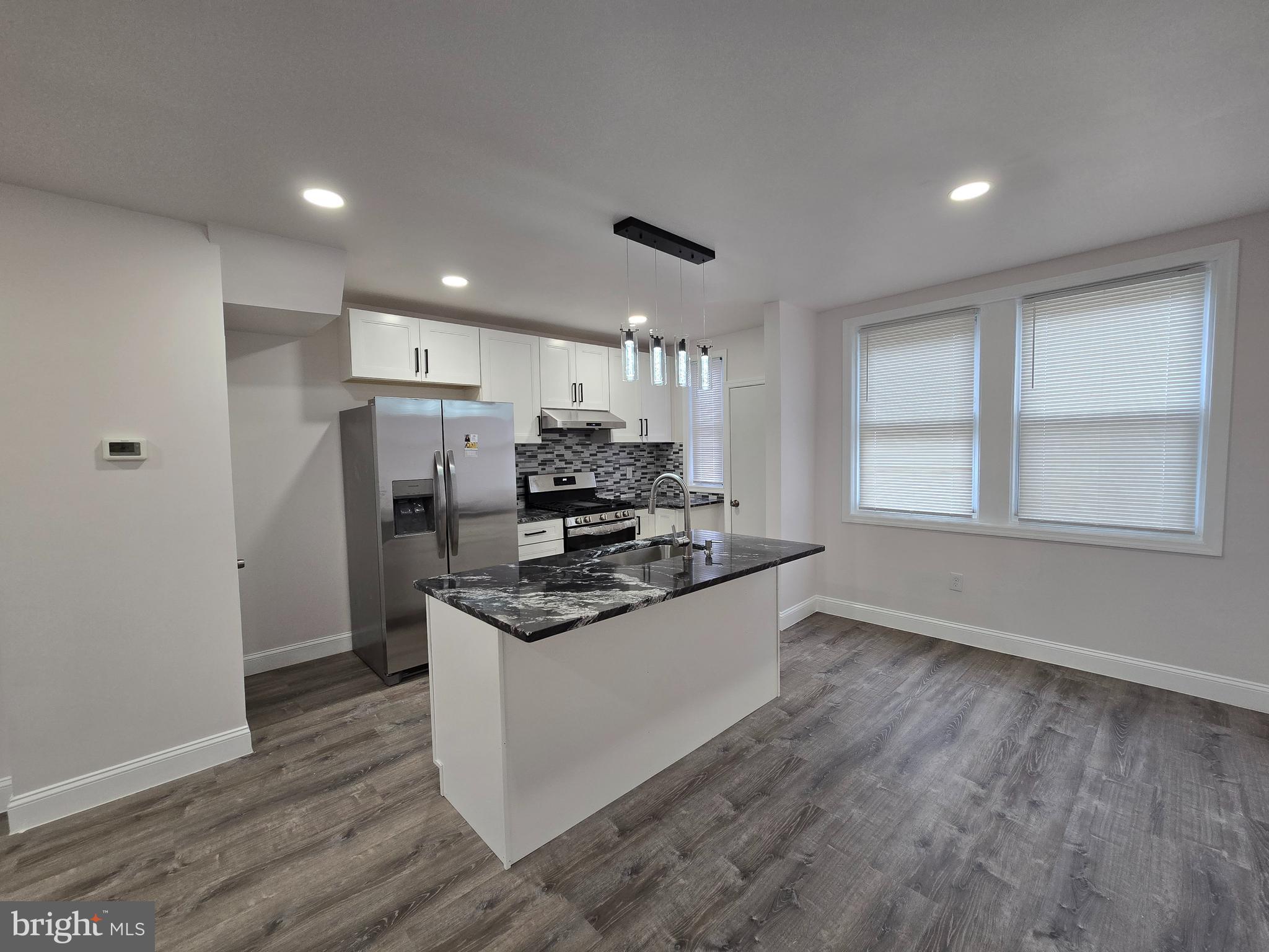 ELMWOOD PARK - Residential