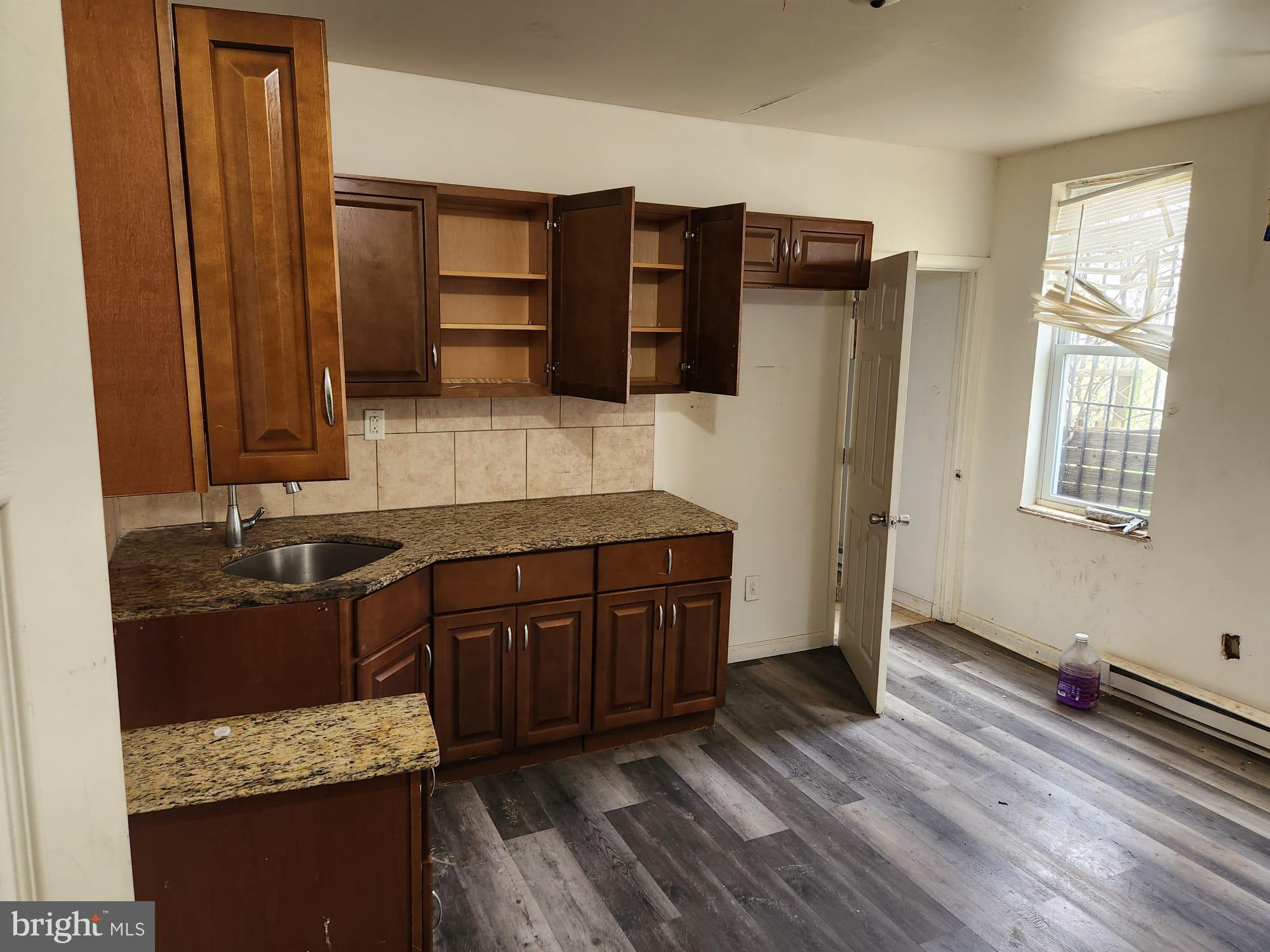 KENSINGTON - Residential