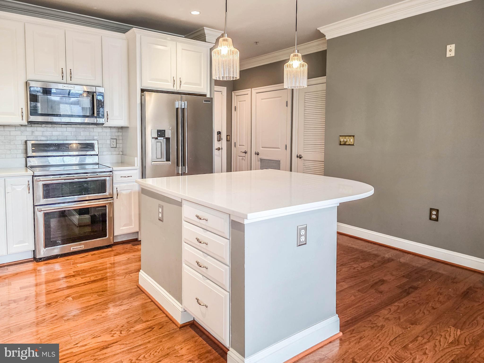 ABINGDON ROW - Residential Lease