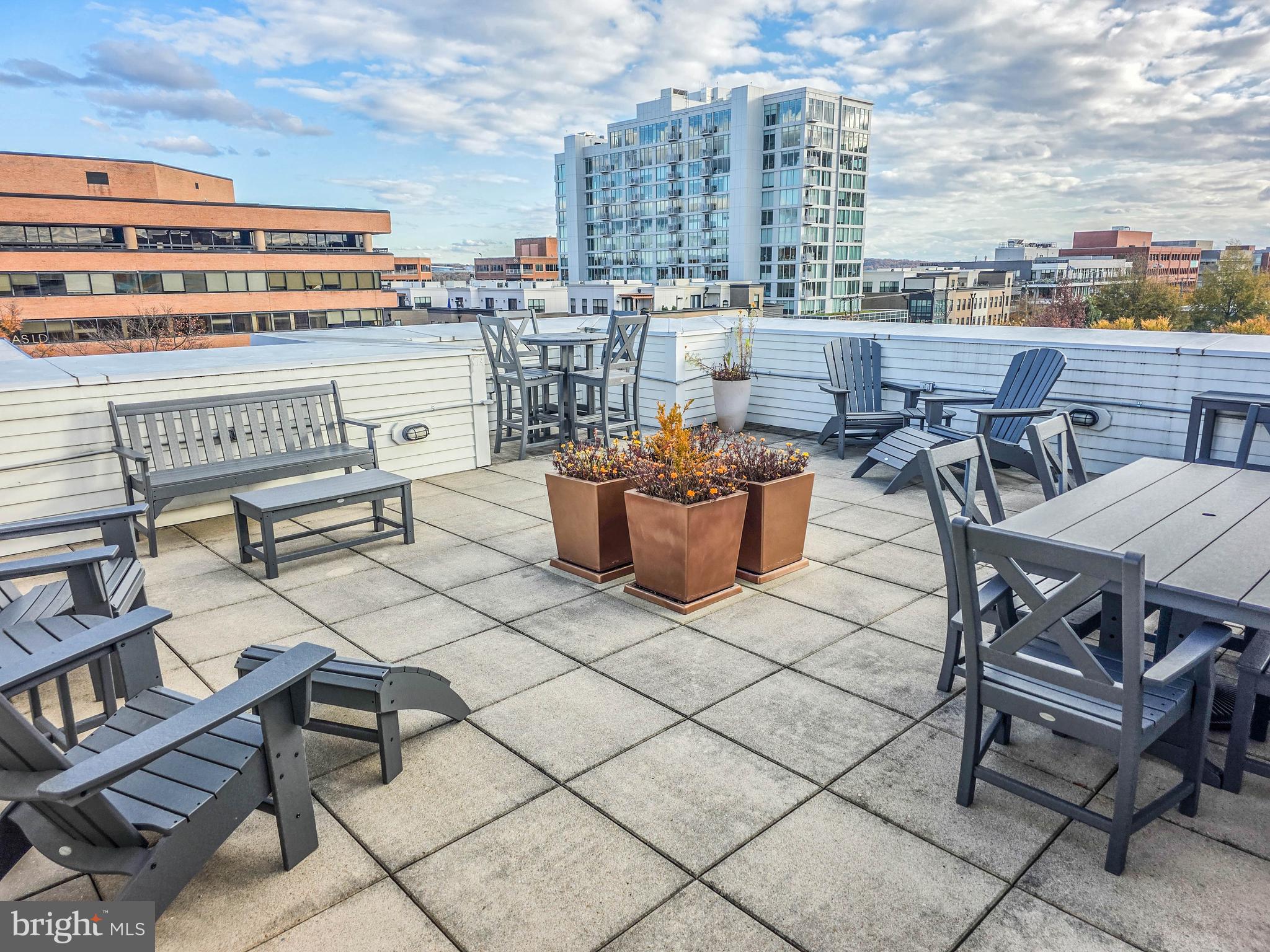 ABINGDON ROW - Residential Lease