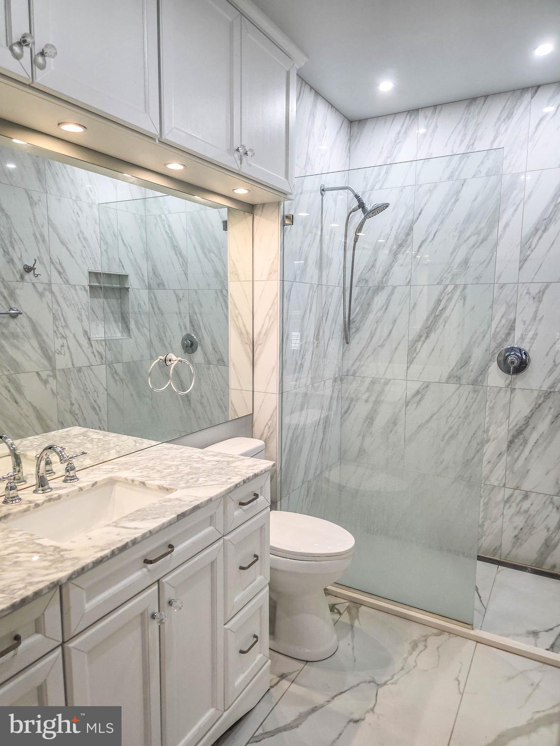 ABINGDON ROW - Residential Lease