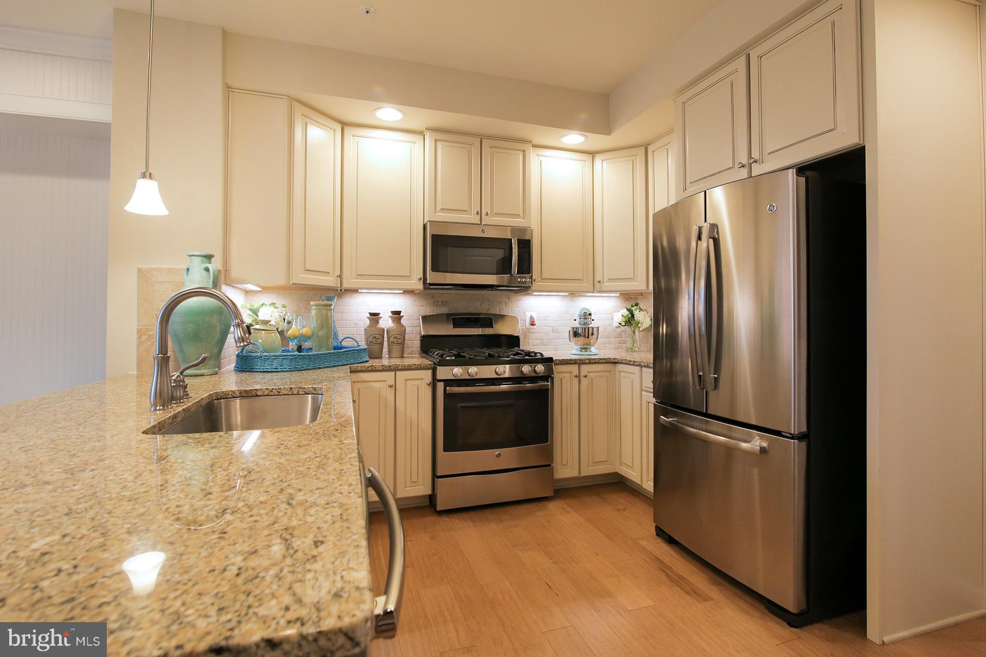 OAKDALE VILLAGE - Residential