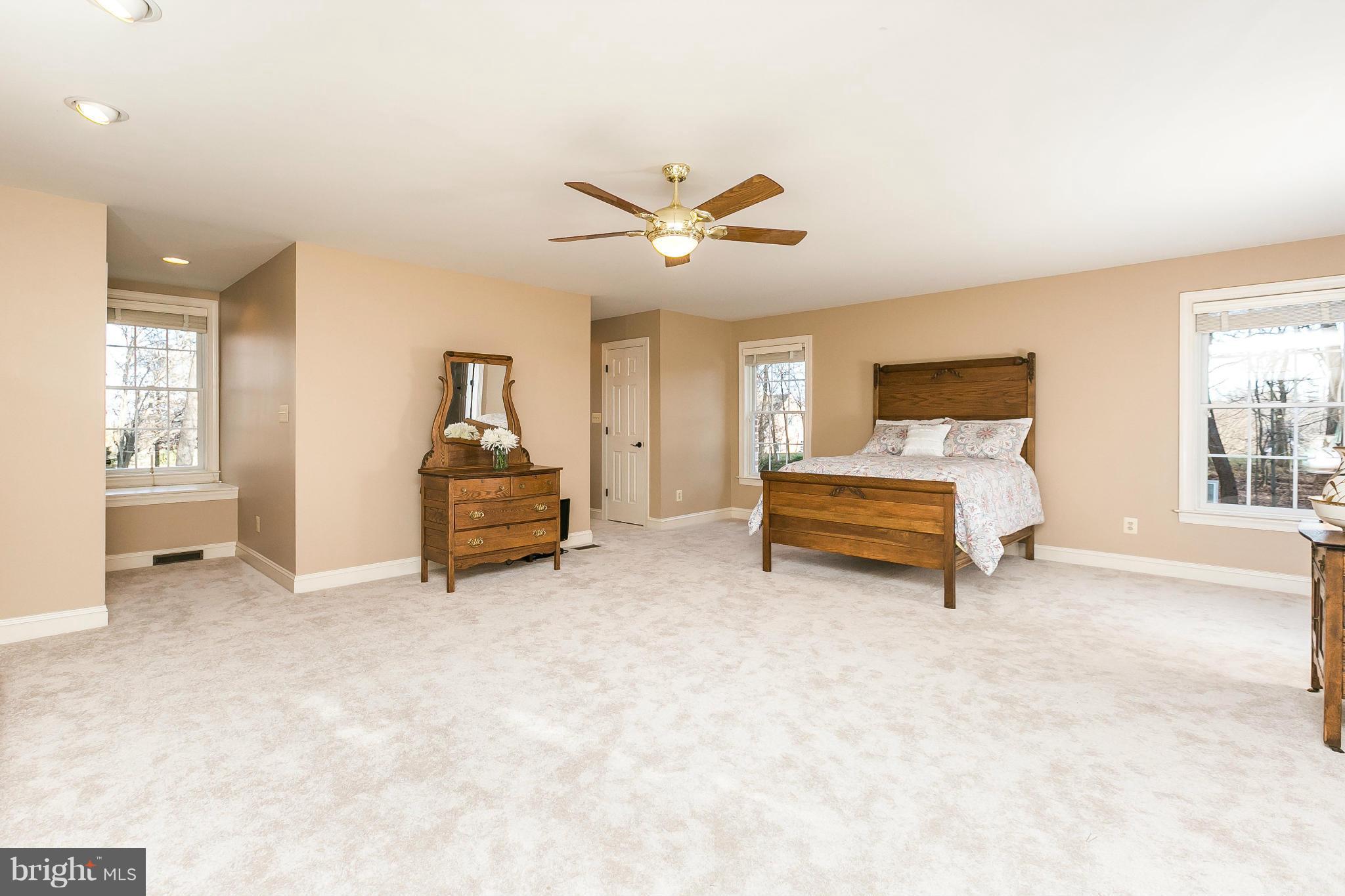 FALLS CREST - Residential