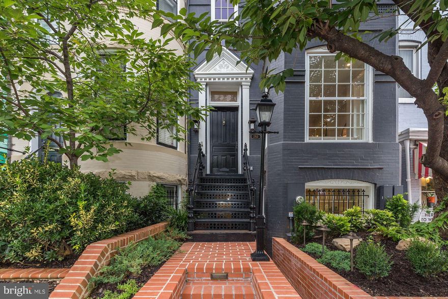 Stunning renovation of classic Georgetown rowhome.  Fabulous house with 4 lvls, 4BR/4.5BA (includes a LL au-pair suite with separate entrance - rental potential), 3 fireplaces throughout, master with large walk-in closet, bath-en-suite, and Juliet balcony, gourmet kitchen with access to rear patio and 1-car parking.  Walking distance restaurants, shops, DuPont Circle and Metro!