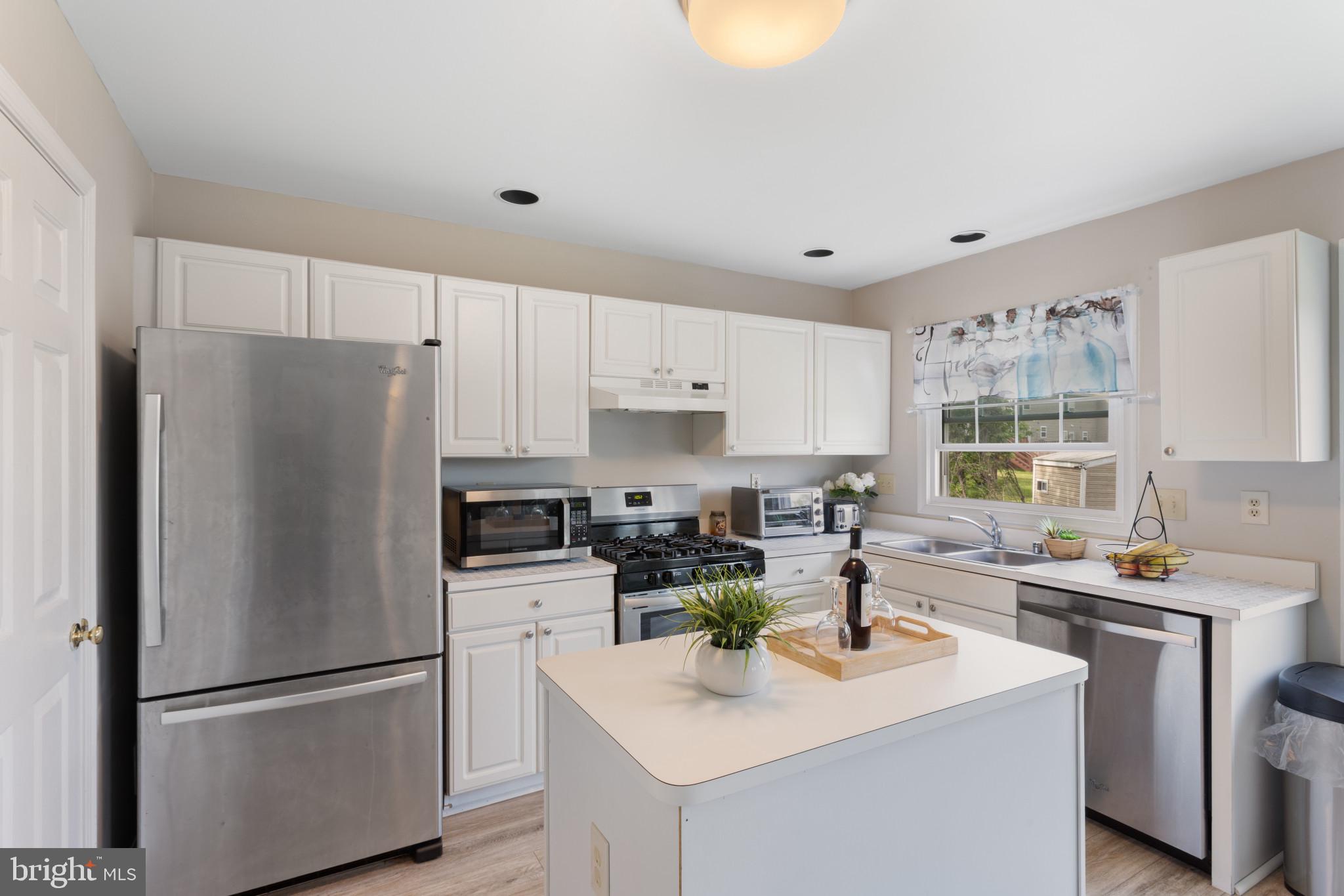 ROSLYN STATION - Residential