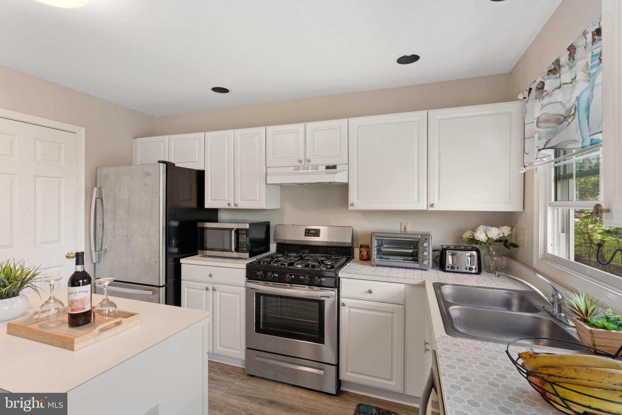 ROSLYN STATION - Residential