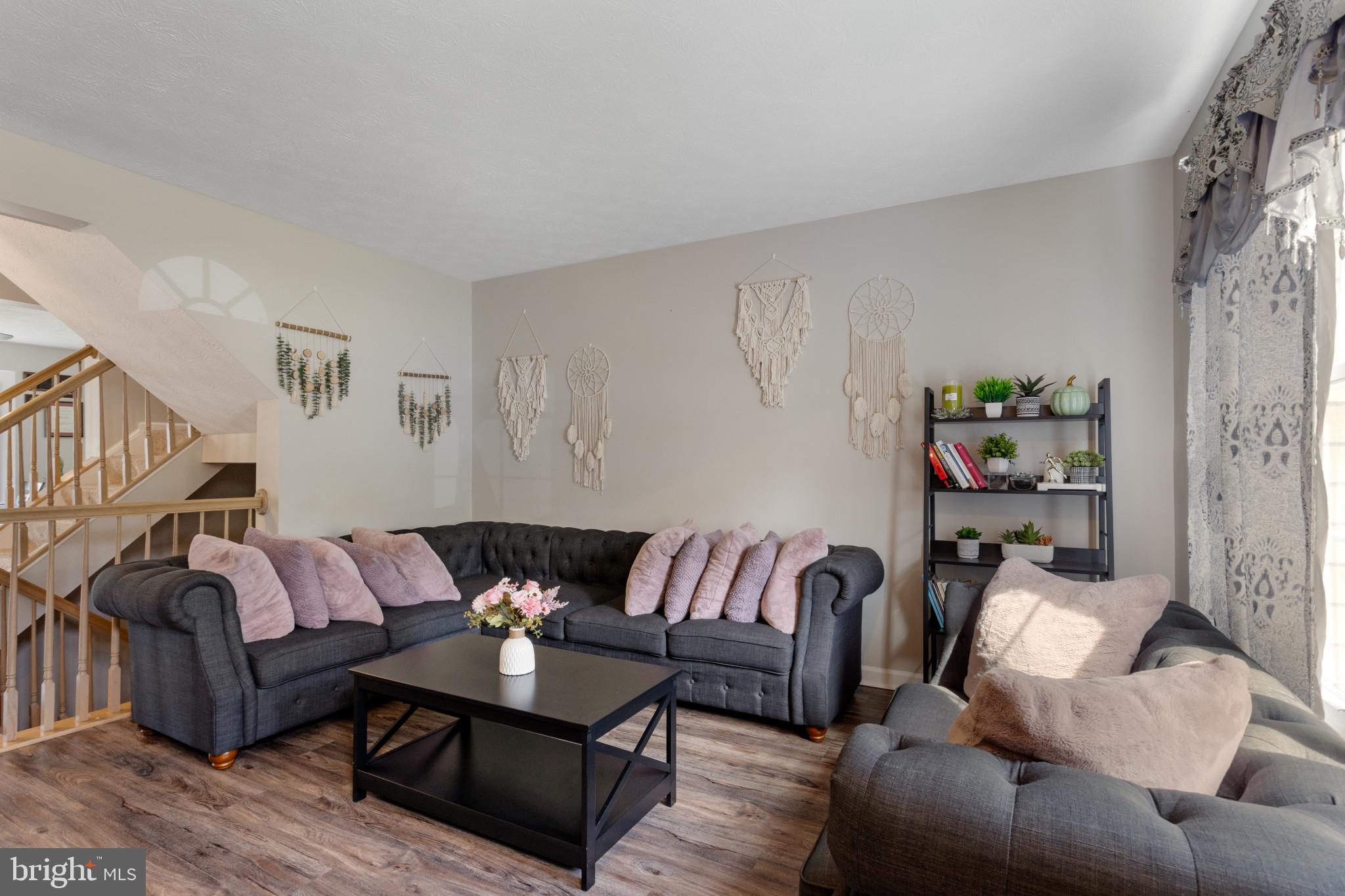 ROSLYN STATION - Residential