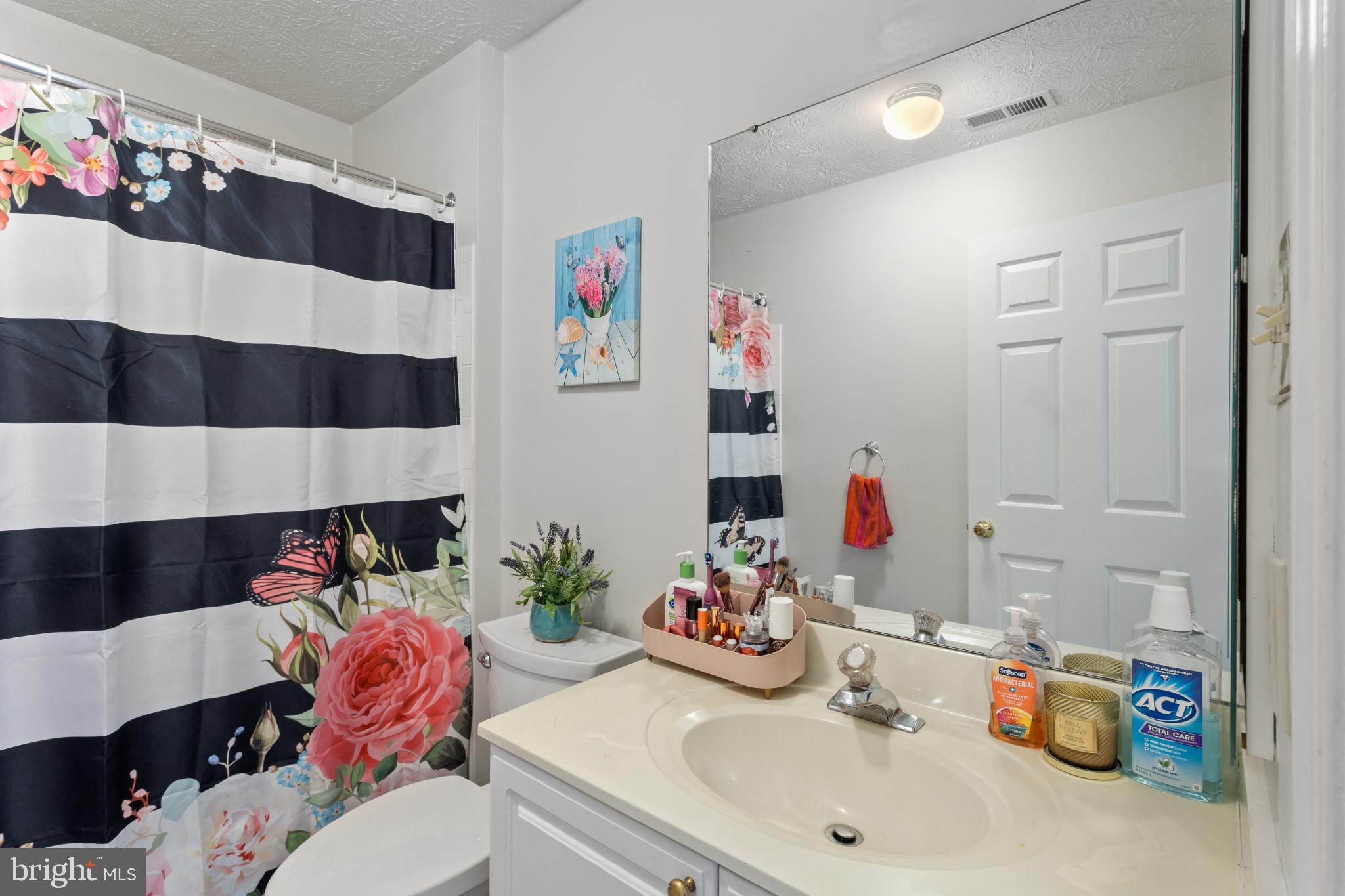 ROSLYN STATION - Residential