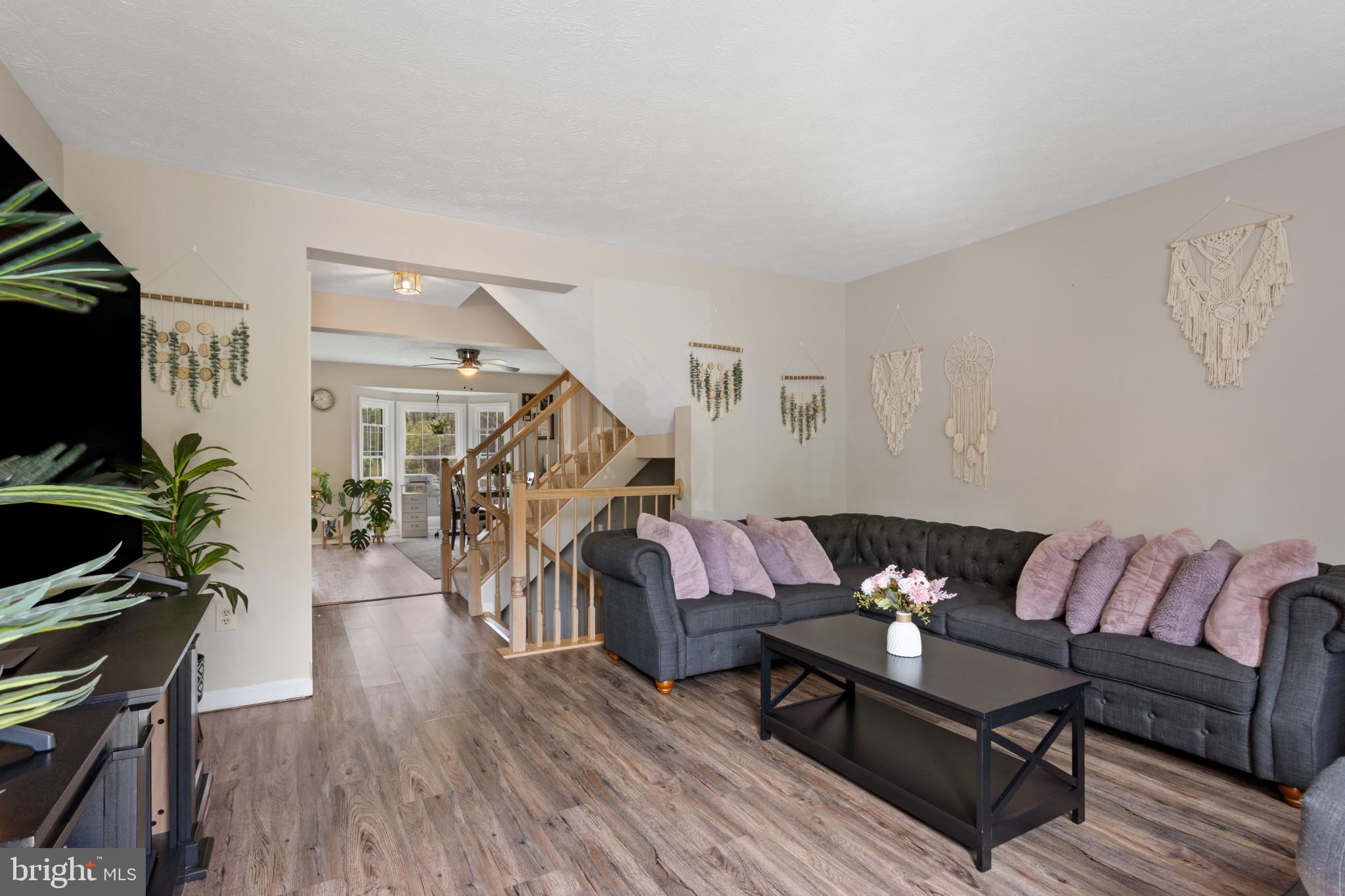 ROSLYN STATION - Residential