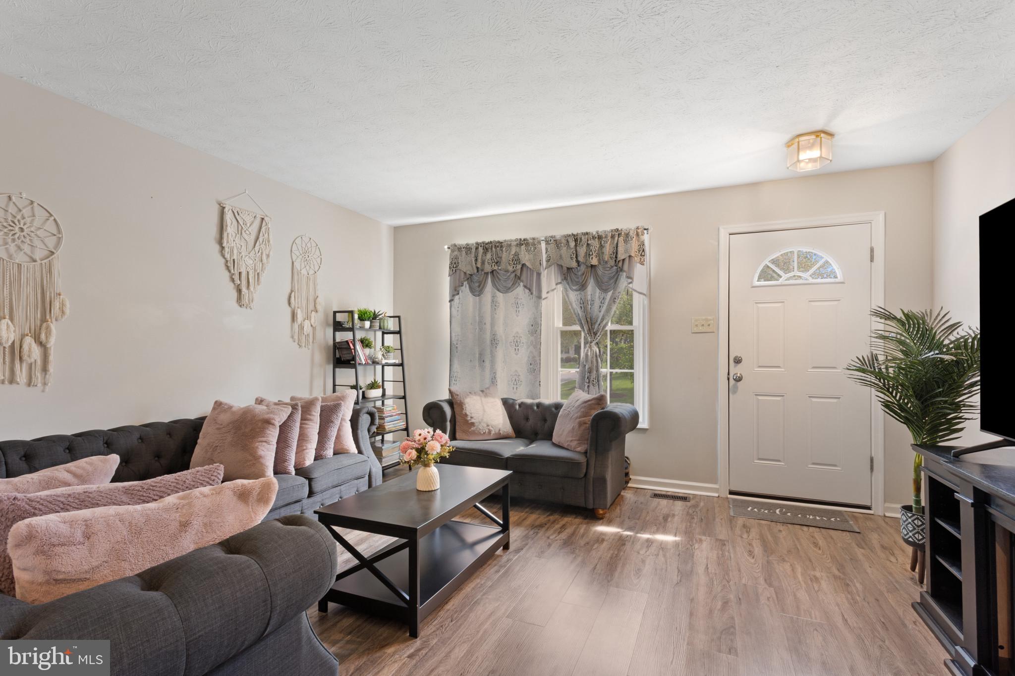 ROSLYN STATION - Residential