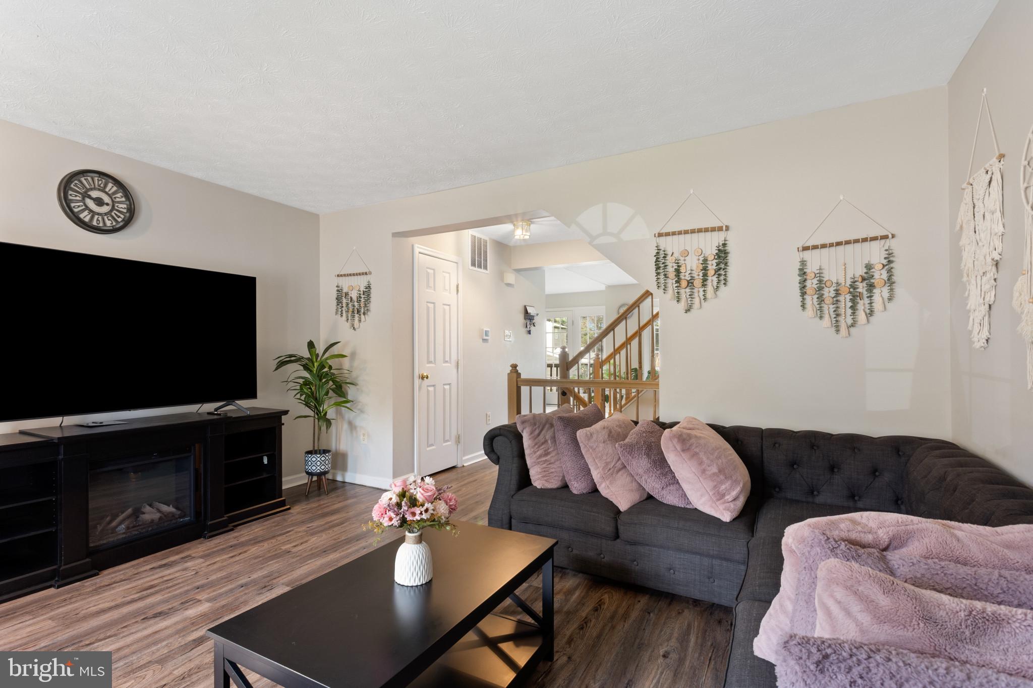 ROSLYN STATION - Residential