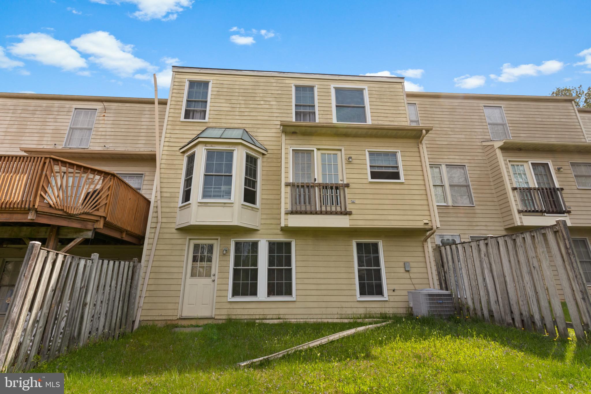 ROSLYN STATION - Residential