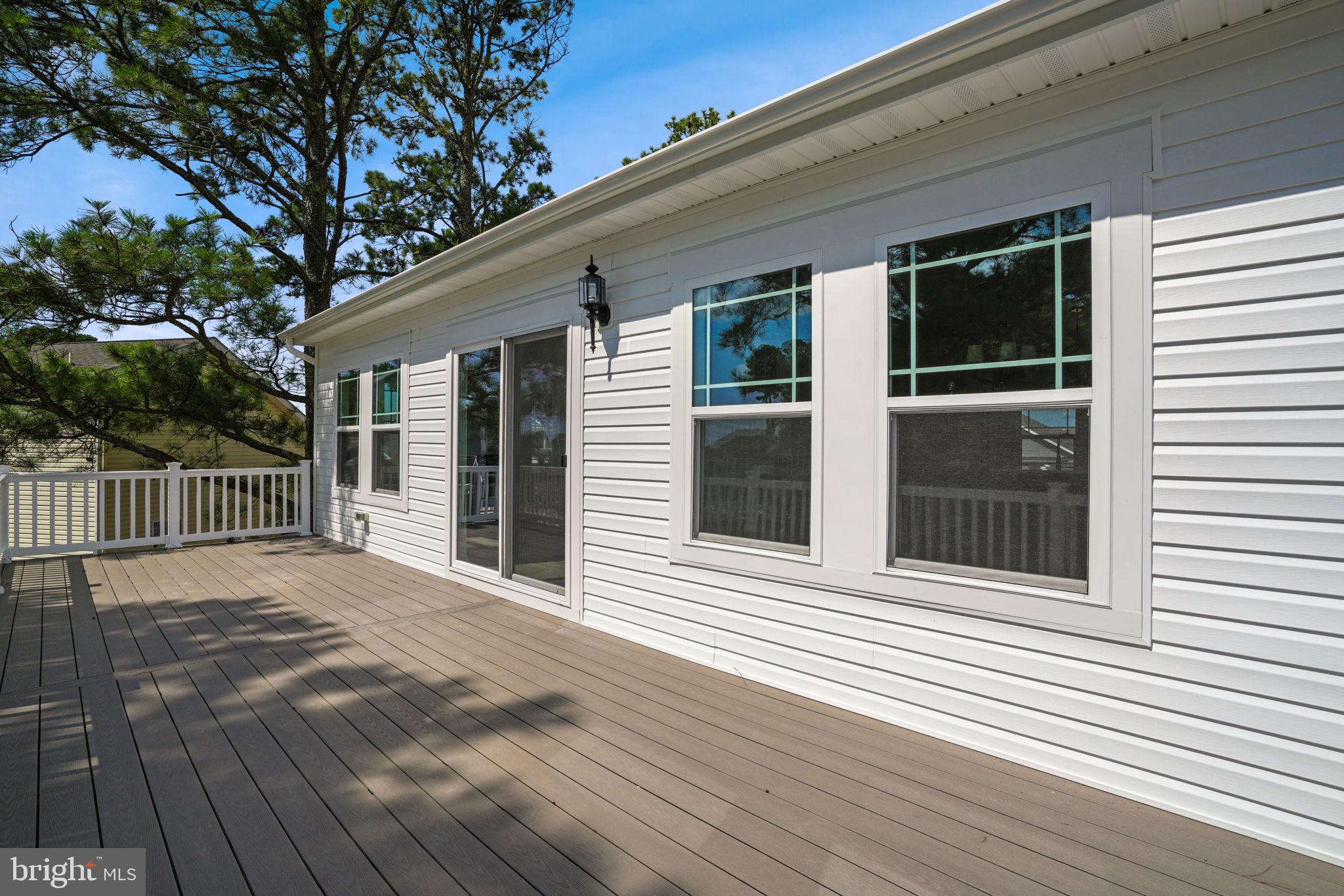 CAPTAIN'S COVE - Residential