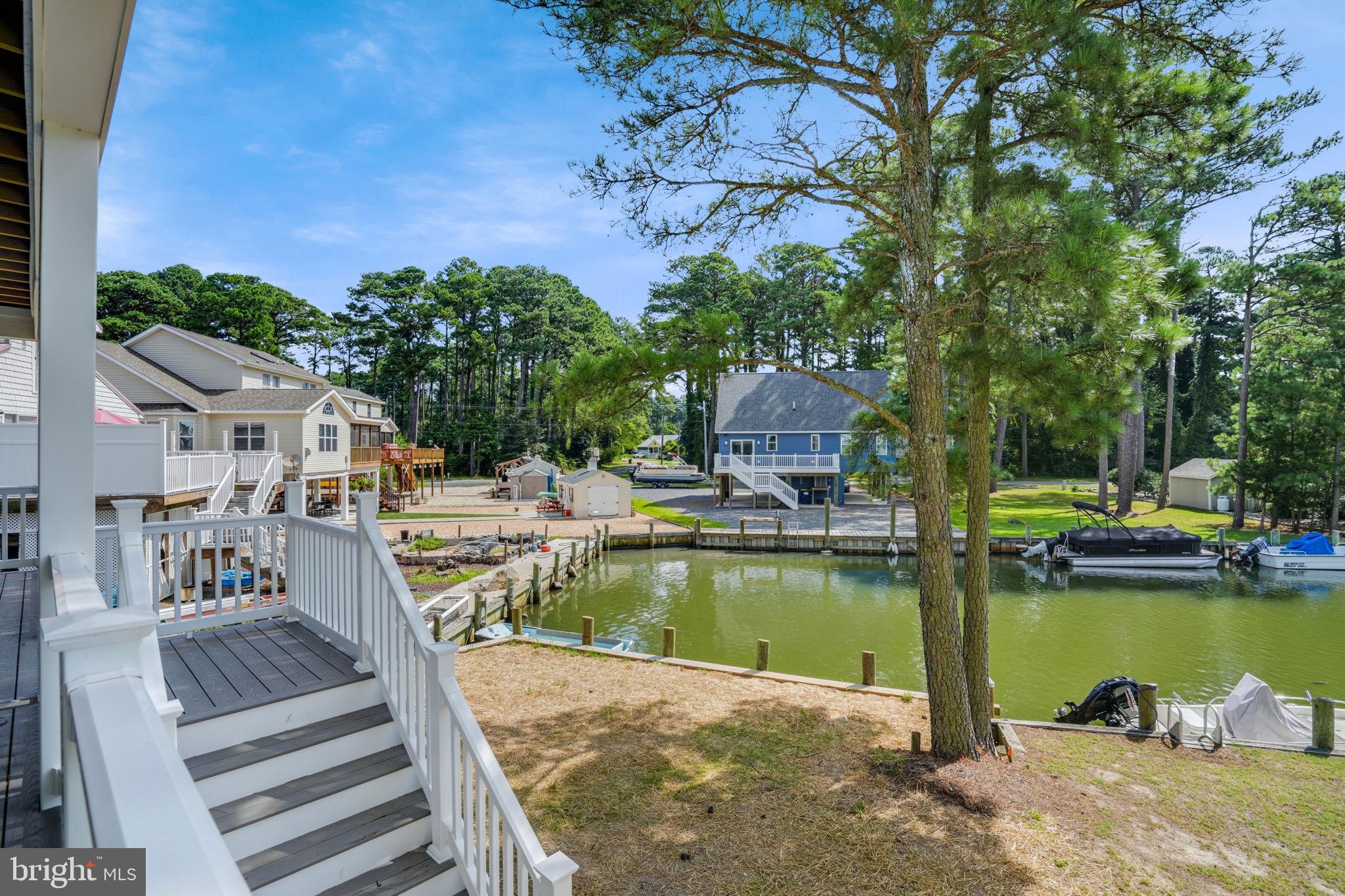 CAPTAIN'S COVE - Residential