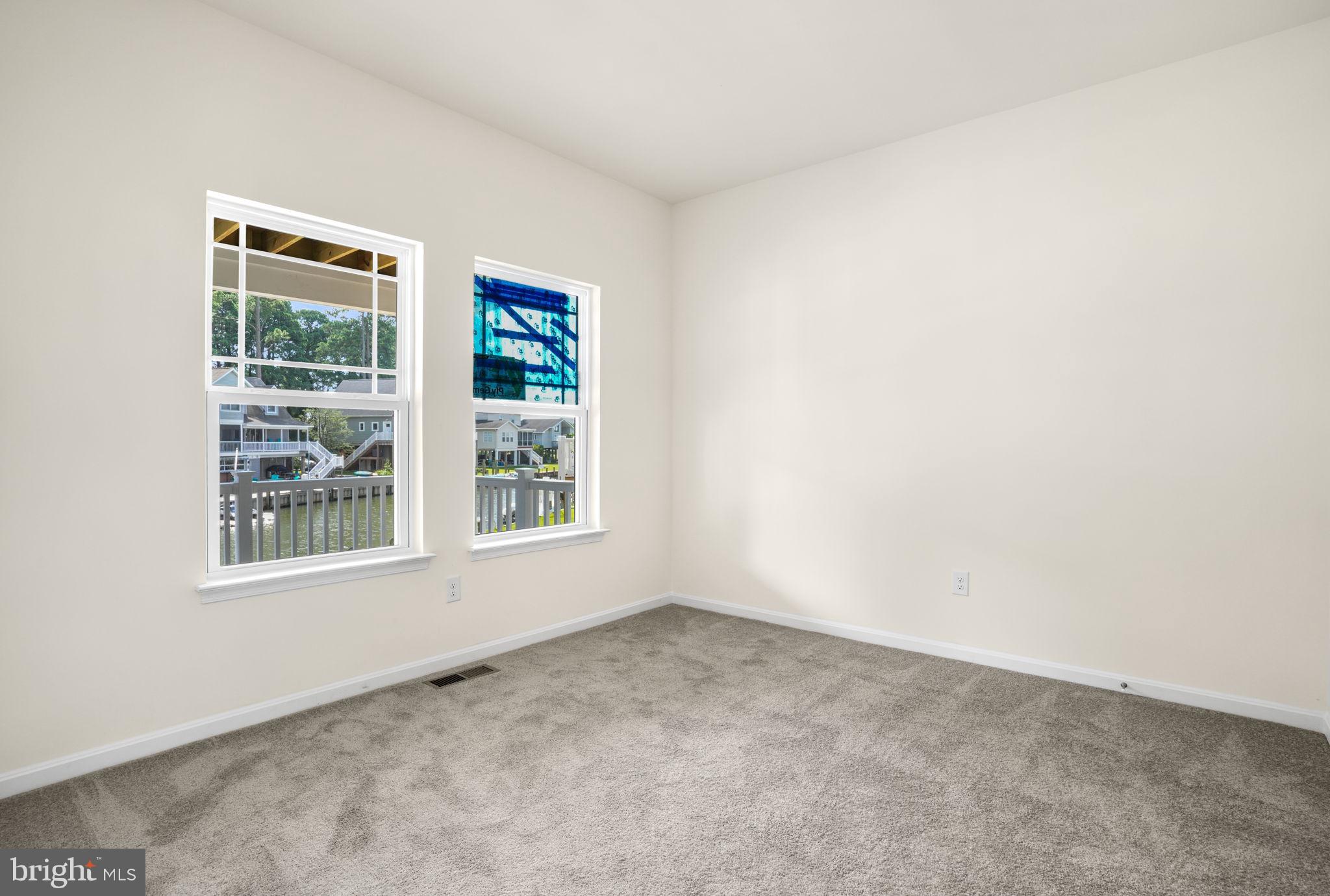 CAPTAIN'S COVE - Residential