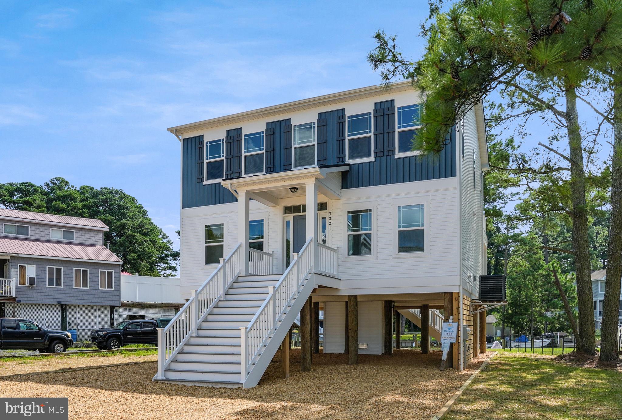 CAPTAIN'S COVE - Residential